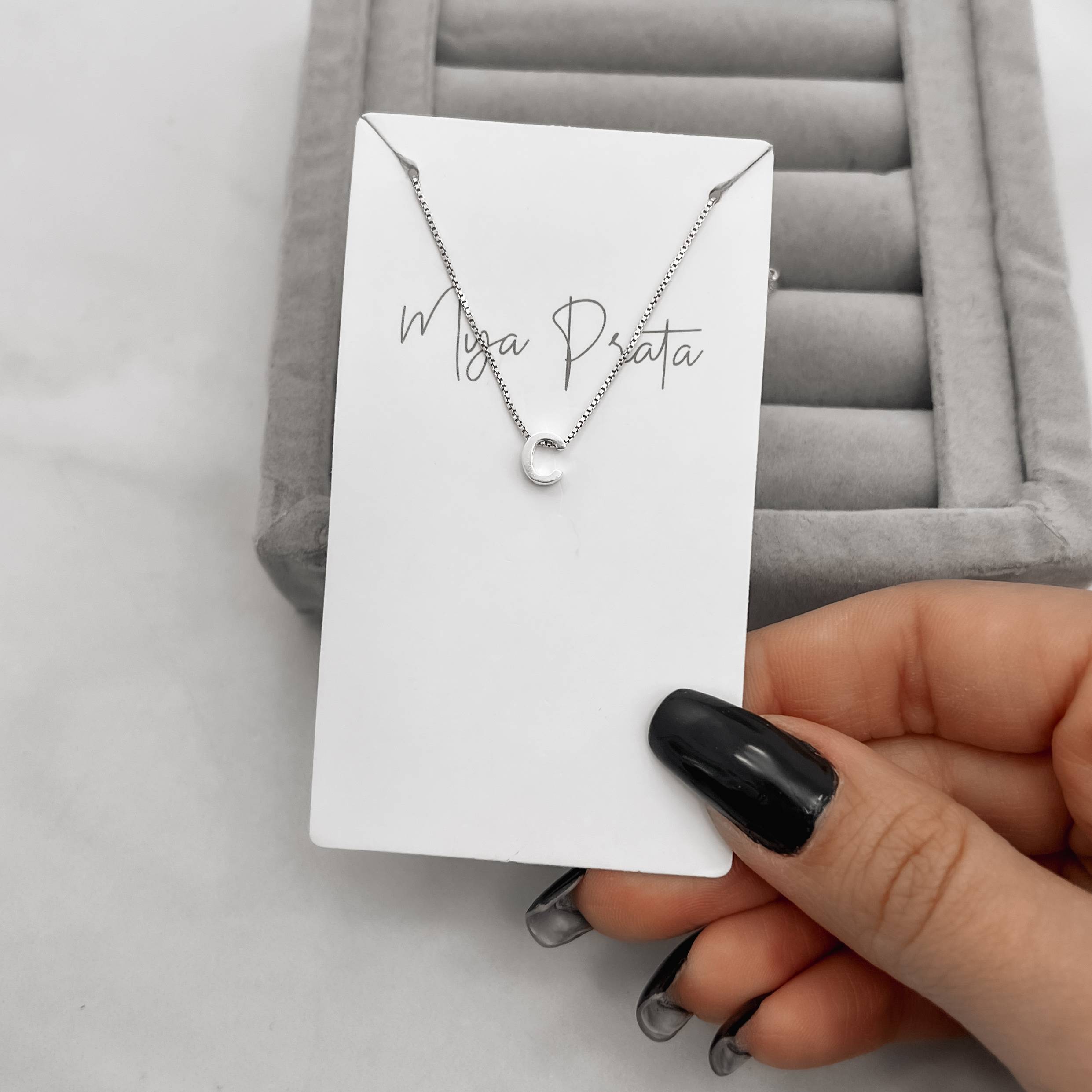 Colar letra C 6mm 45cm