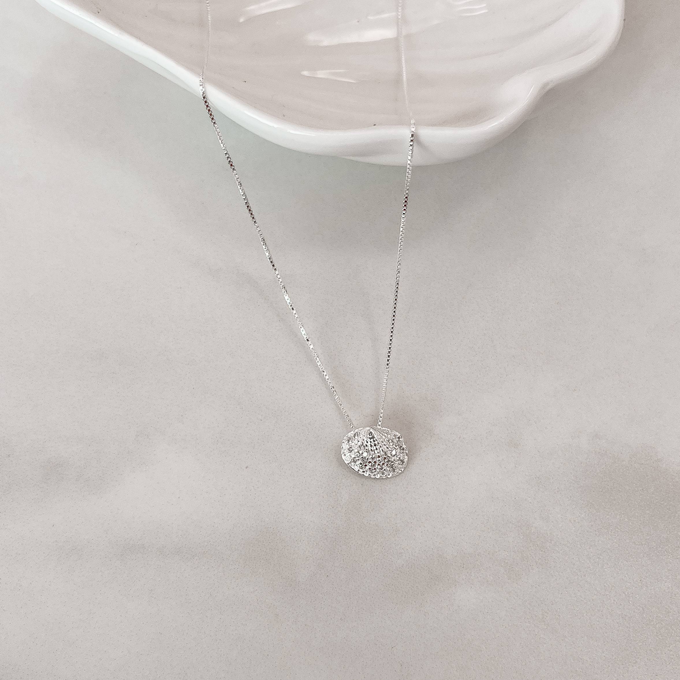 Imagem Secundária Colar concha cravejada 12mm 45cm