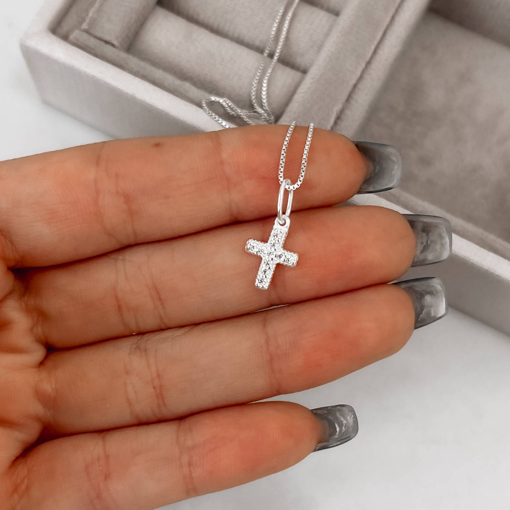 Imagem Secundária Colar pingente cruz cravejada 9mm 40cm