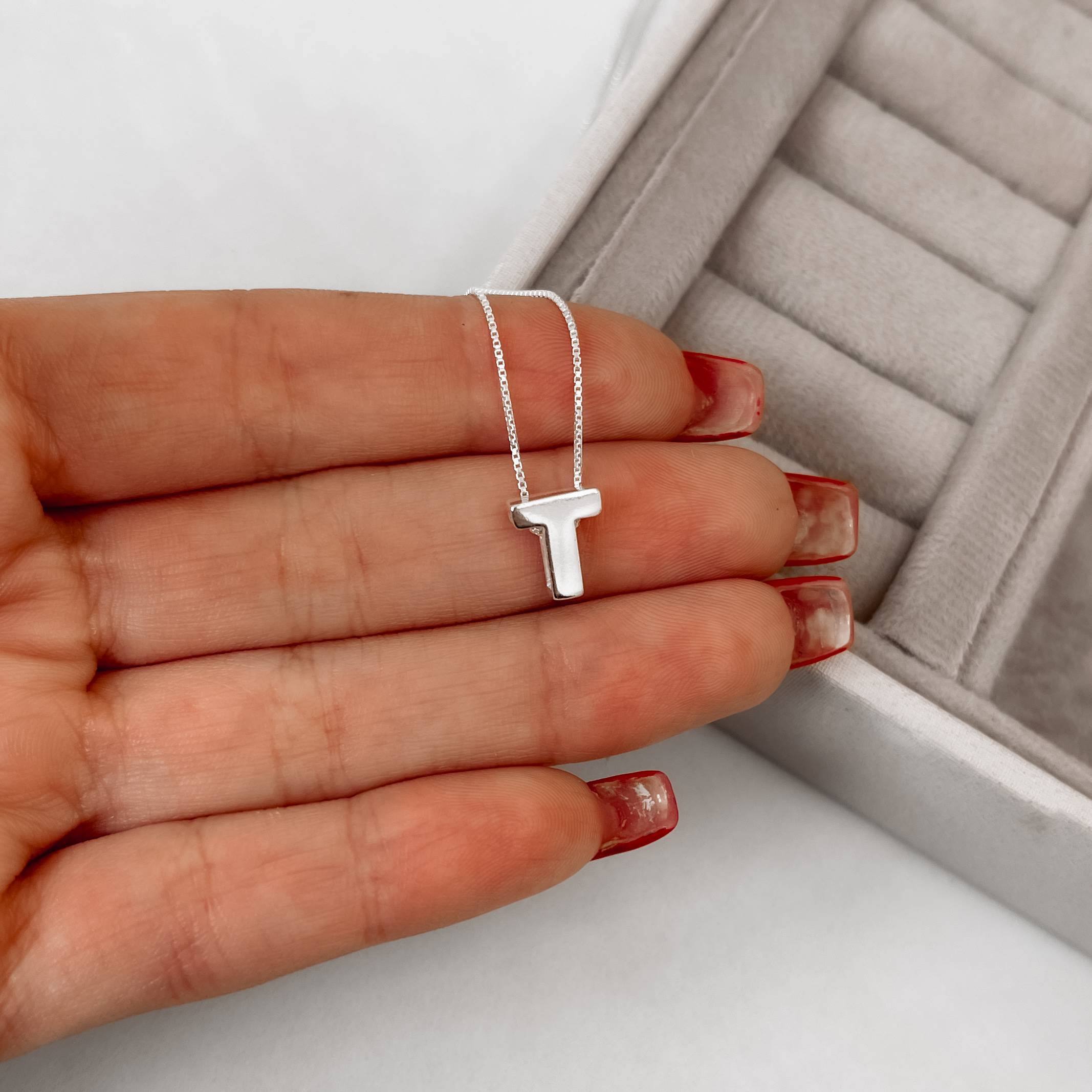 Colar letra T 9mm 45cm