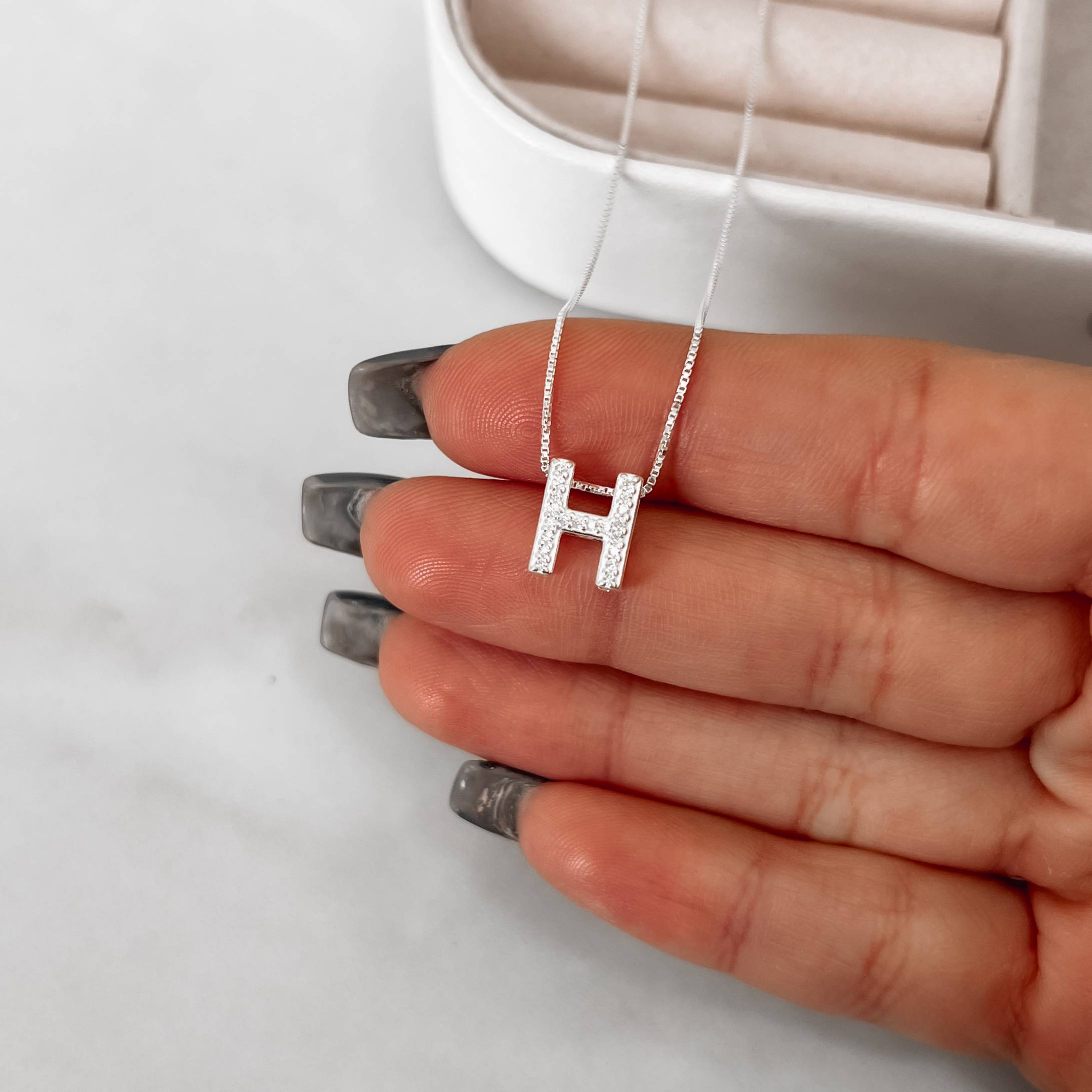 Imagem Secundária Colar letra H cravejada 10mm 45cm