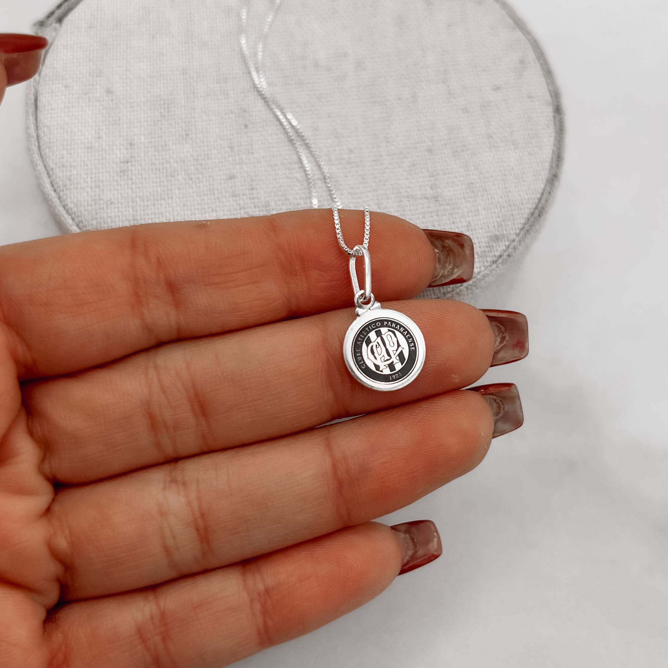 Colar pingente medalha time Atlhético Paranaense 12mm 40cm