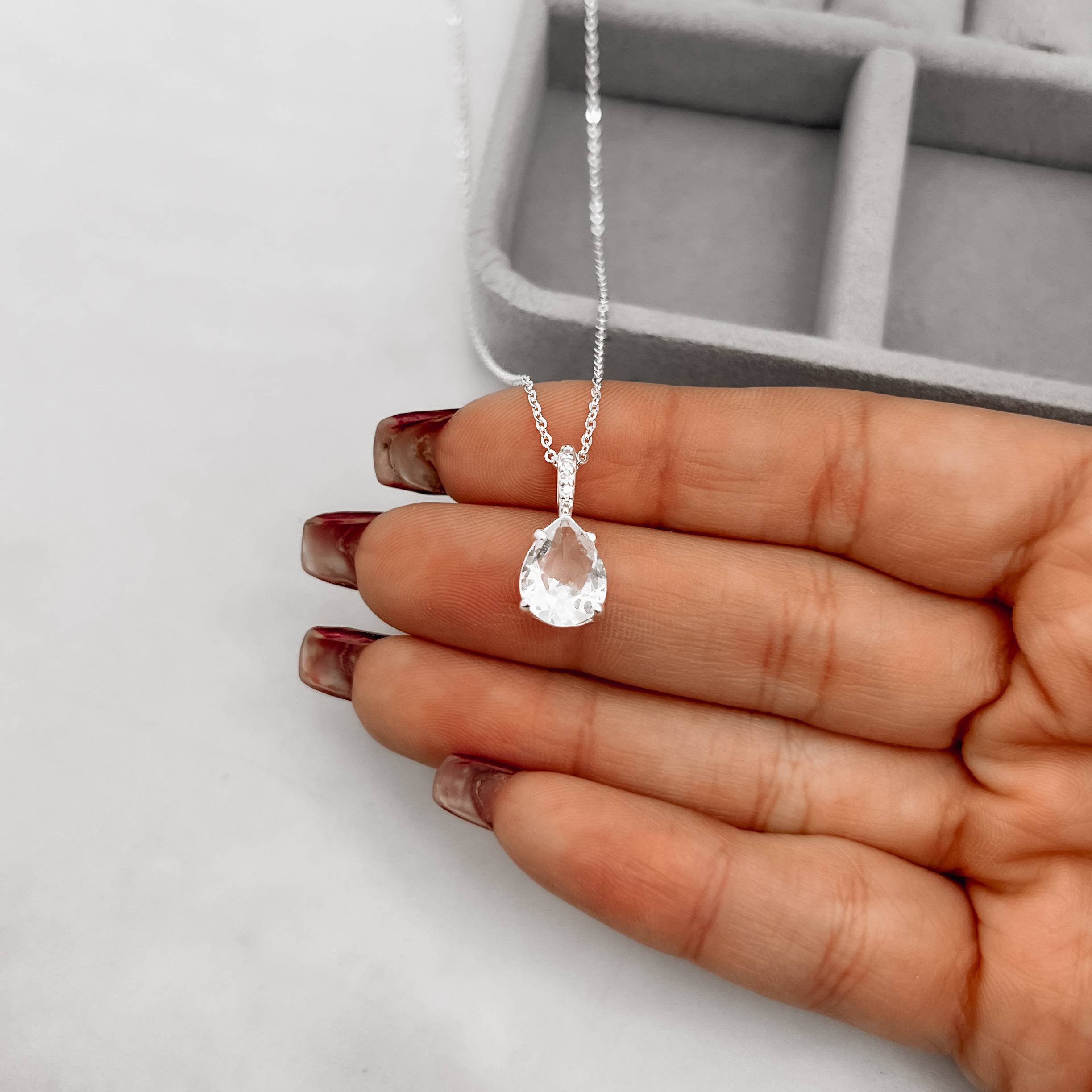 Colar pingente zircônia gota cristal 10x8mm elo cravejado corrente cadeadinho 45cm