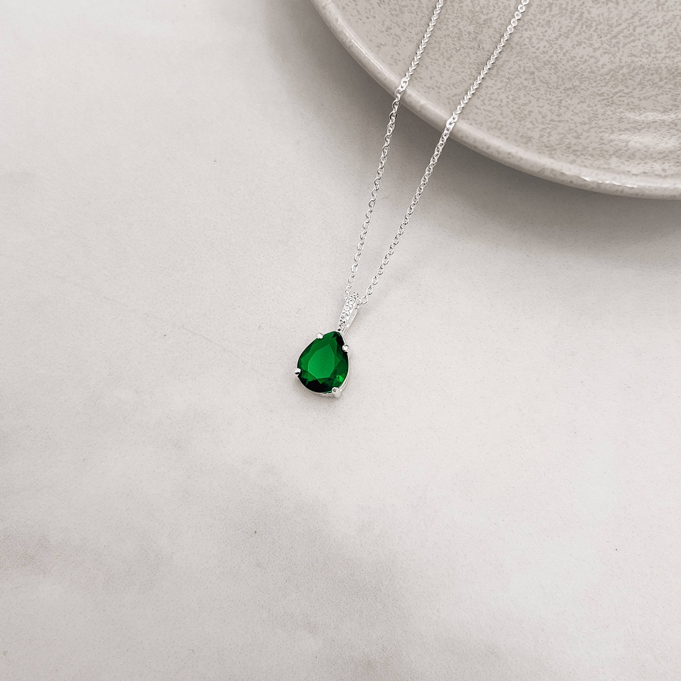 Imagem Secundária Colar pingente zircônia gota esmeralda 10x8mm elo cravejado corrente cadeadinho 45cm