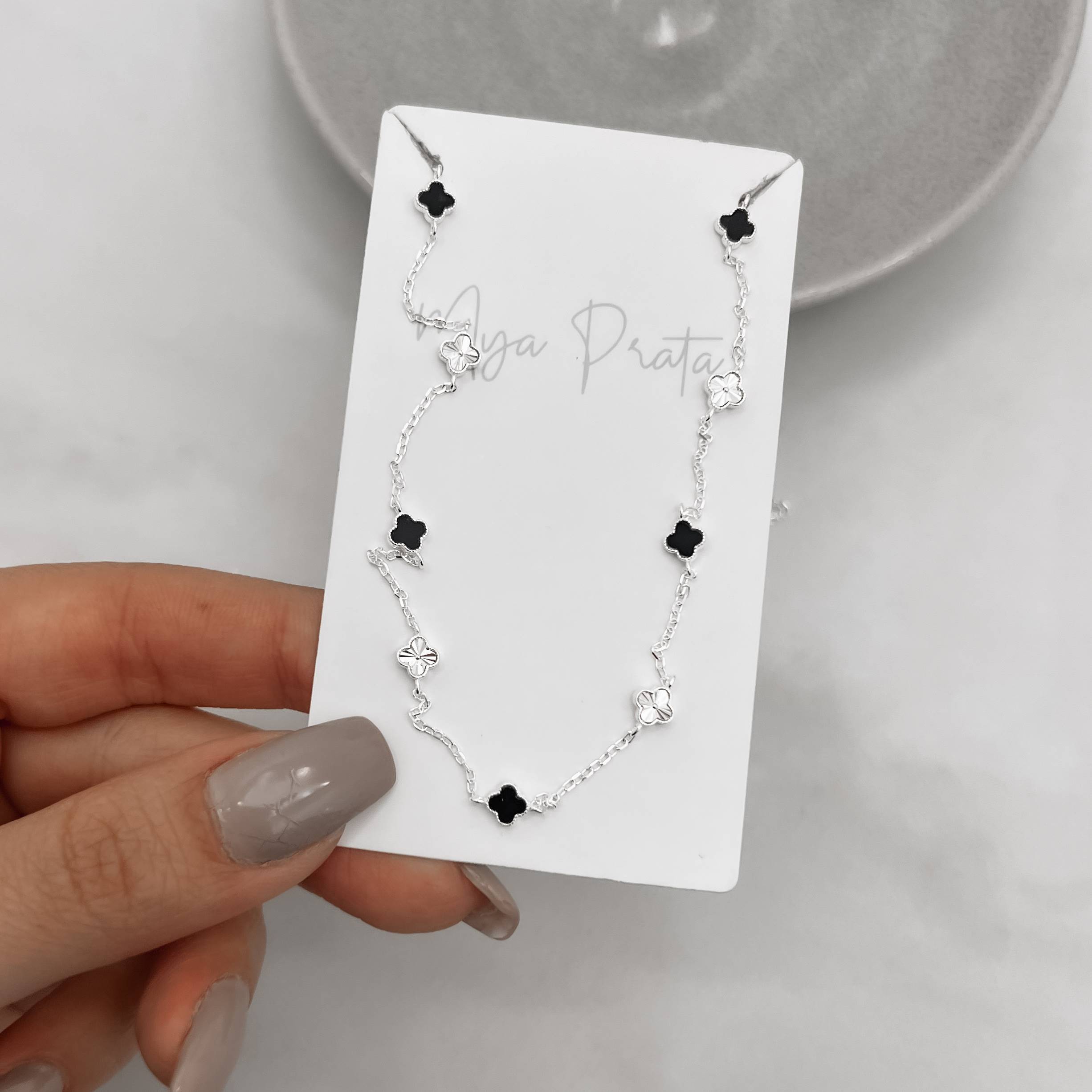 Imagem Secundária Colar entremeio trevos pedra ônix e vinco 5mm corrente cadeado 60+5cm