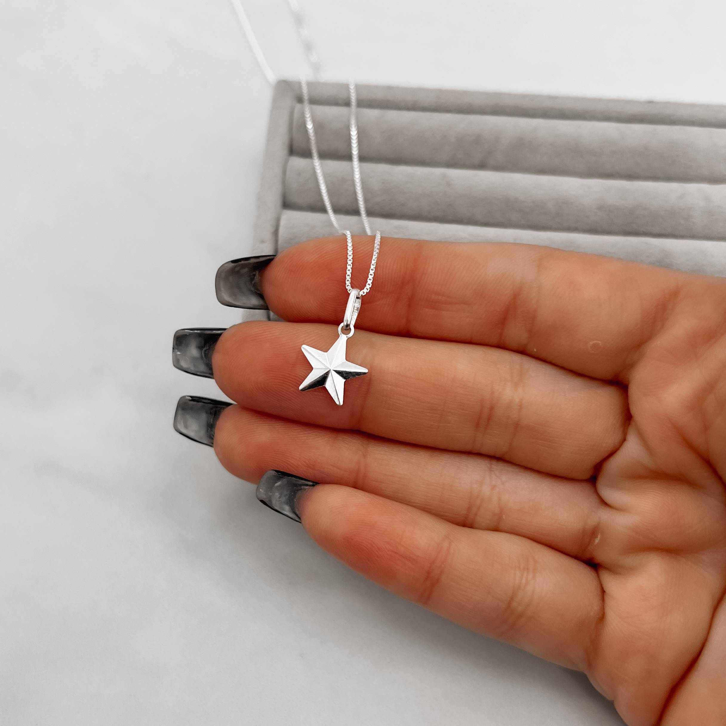 Imagem Secundária Colar pingente estrela vinco 12mm 40cm