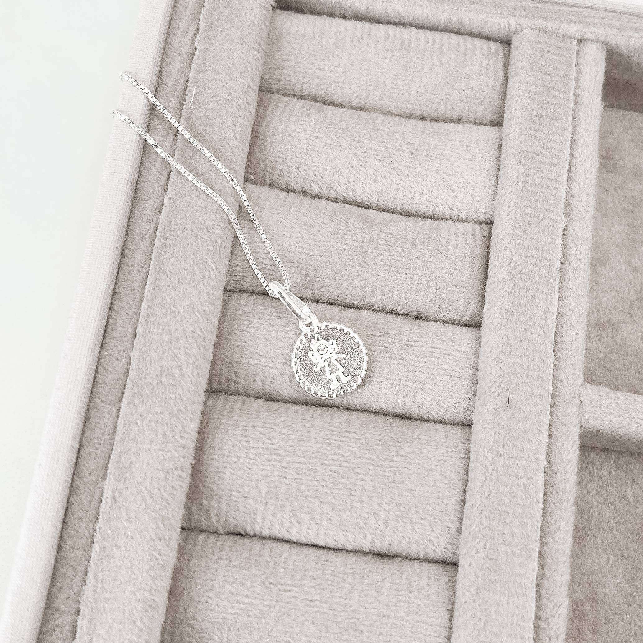 Imagem Secundária Colar pingente medalha menina 10mm 40cm