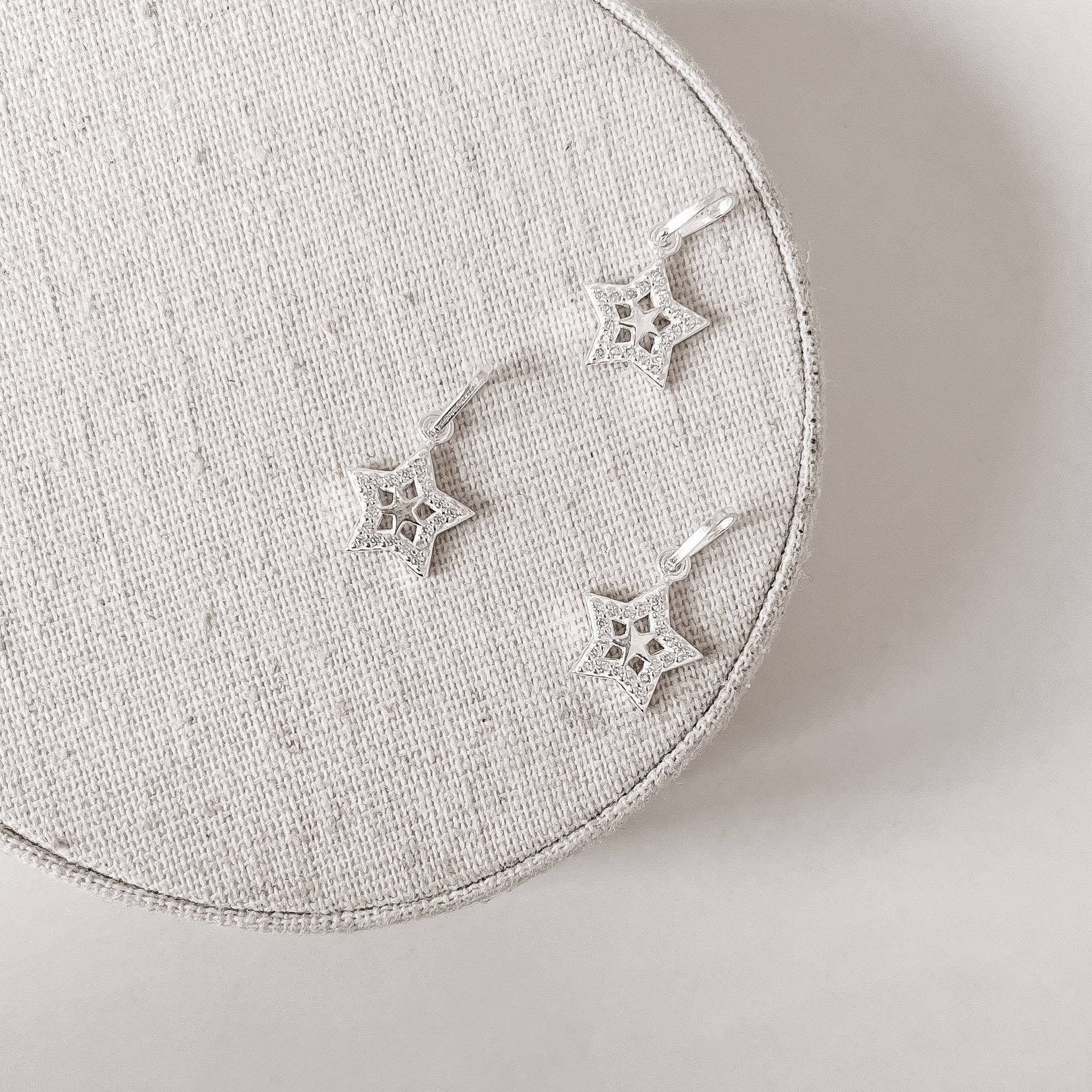 Pingente estrelas lisa e cravejada 11mm