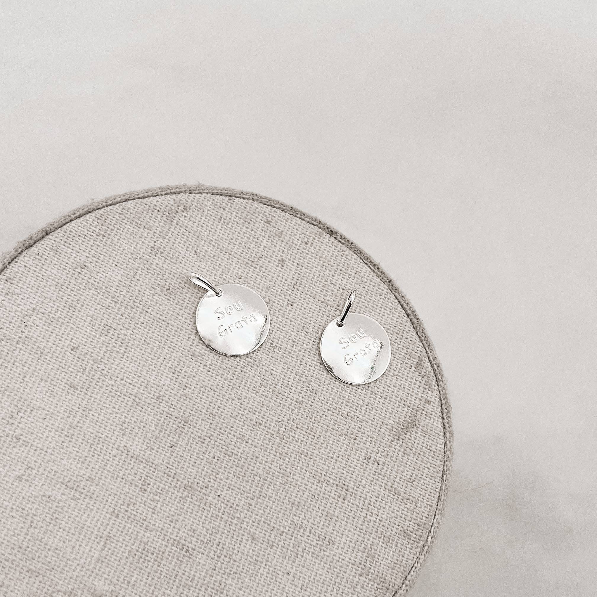Pingente medalha sou grata 13mm