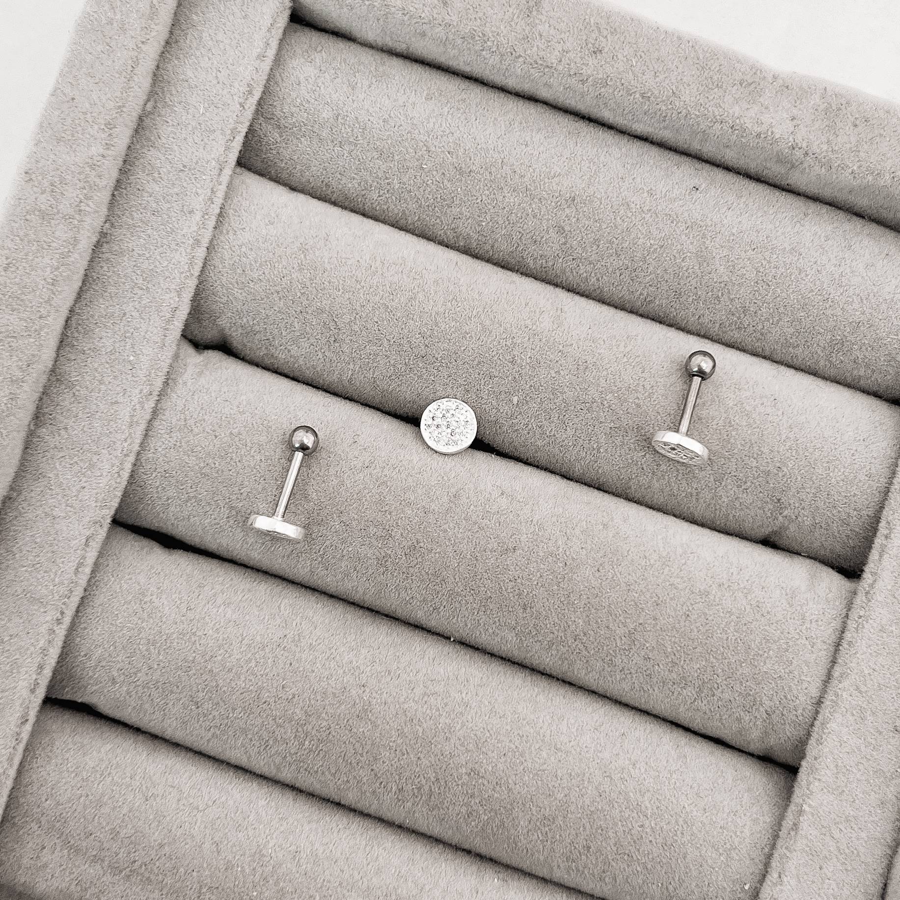 Piercing haste botão cravejado 5mm