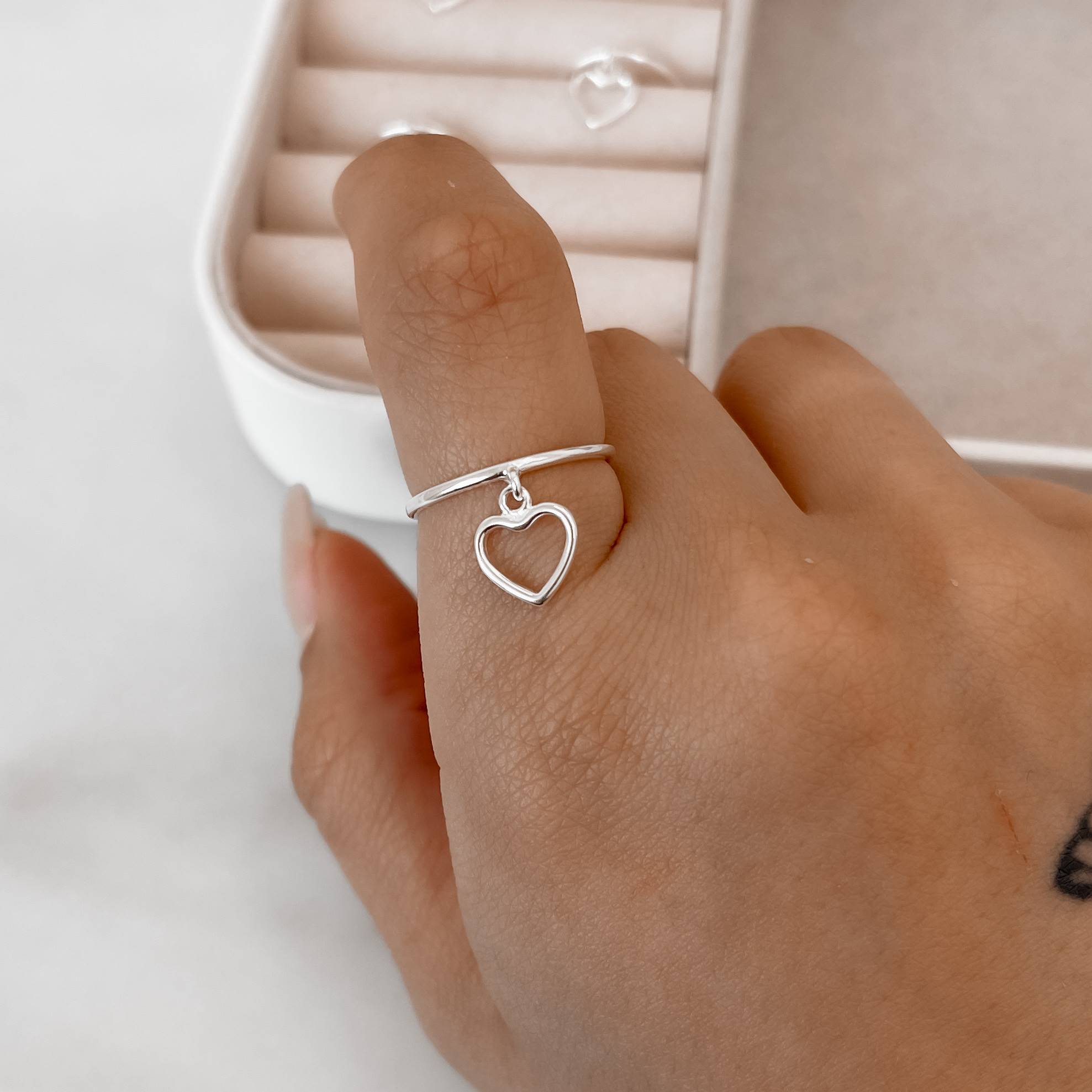 Imagem Anel pingente coração vazado