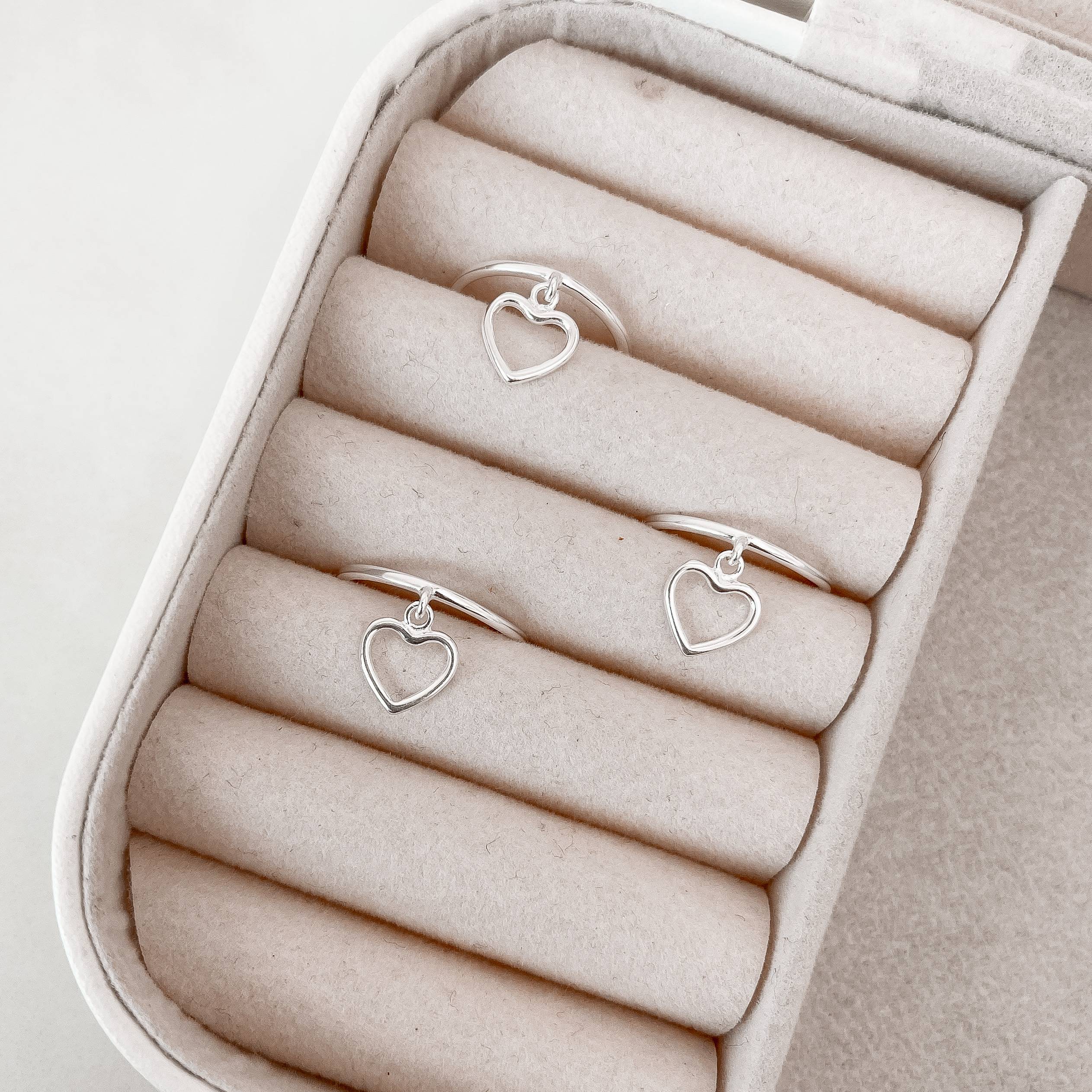 Imagem Secundária Anel pingente coração vazado