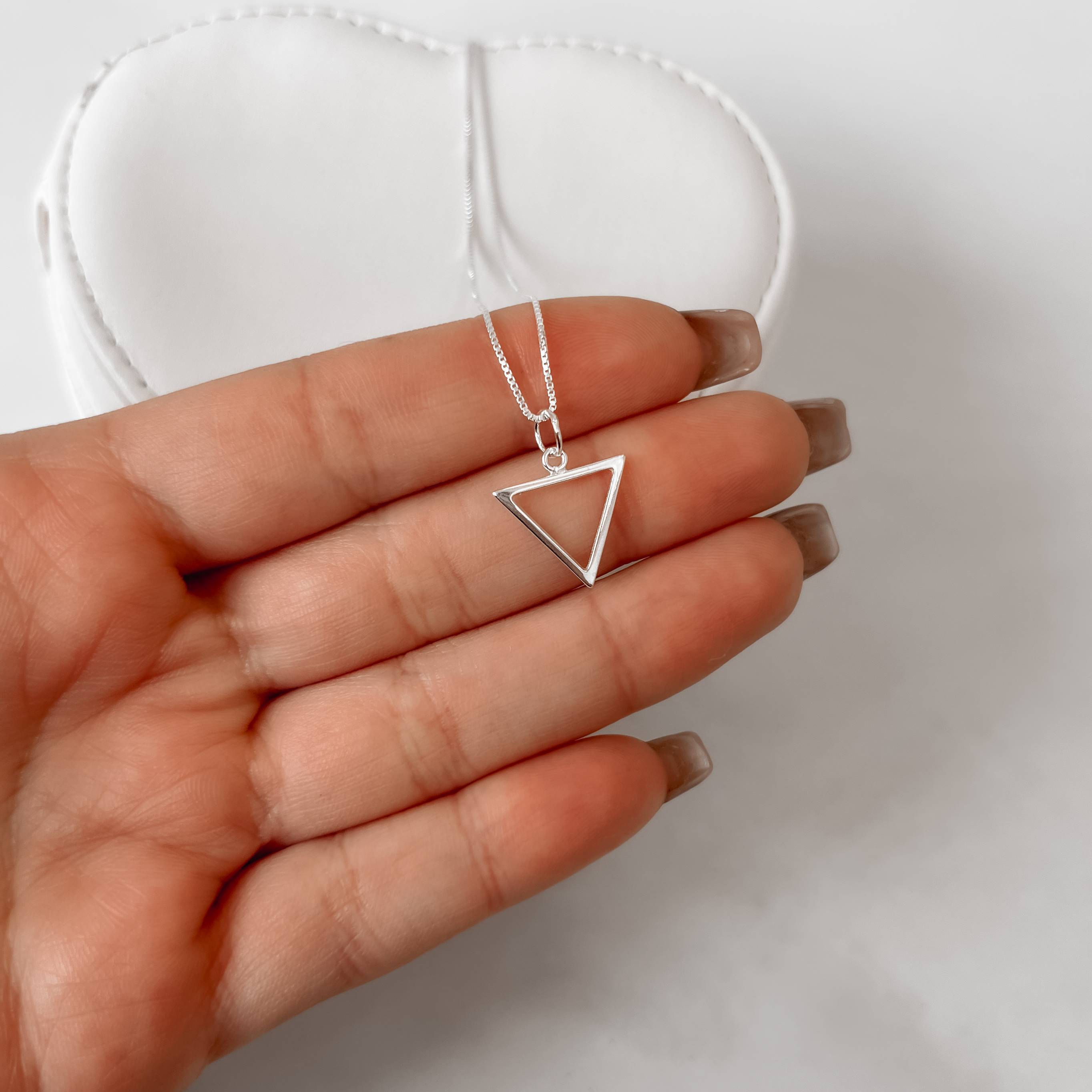 Imagem Secundária Colar pingente triângulo vazado 12mm 40cm