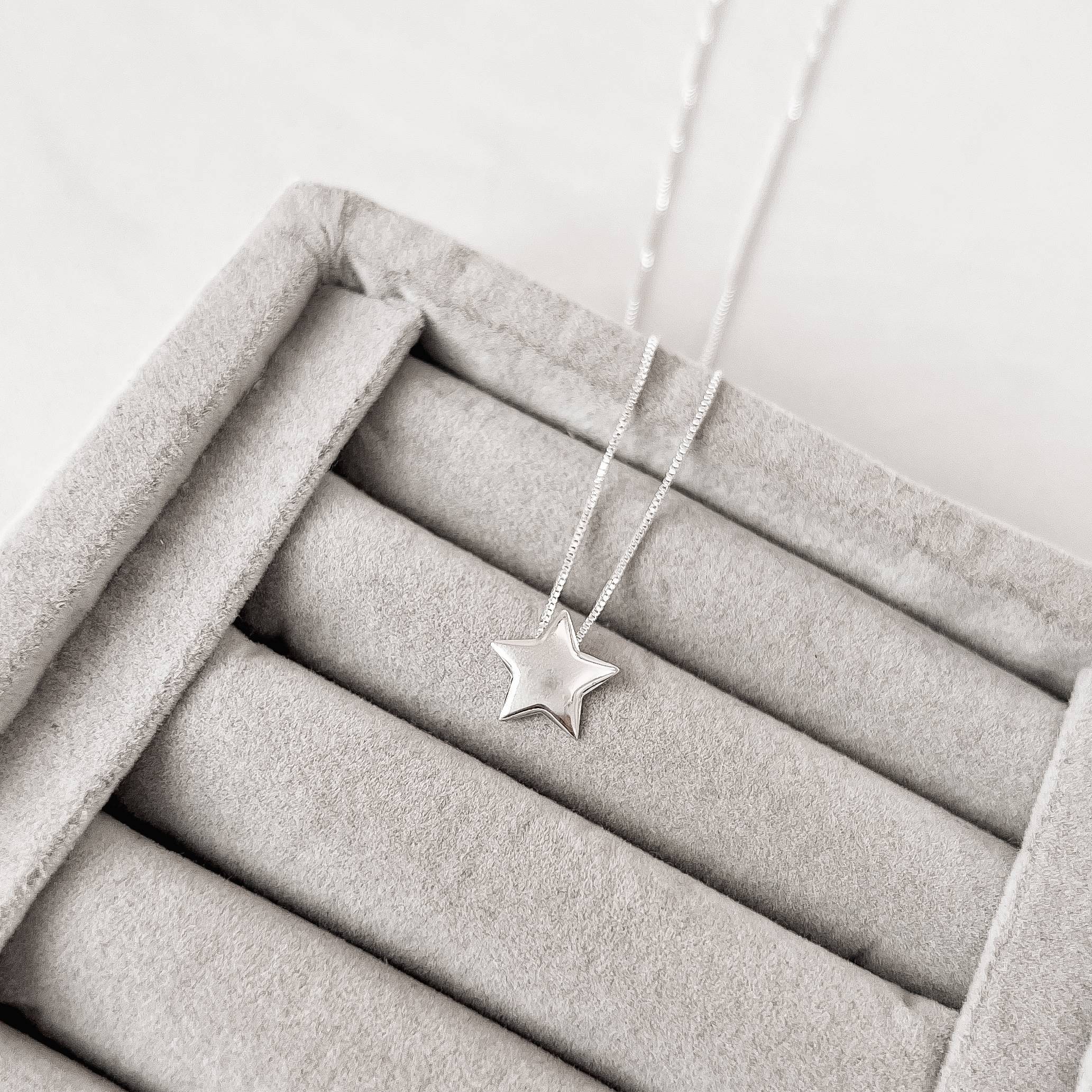 Colar estrela 11mm 45cm