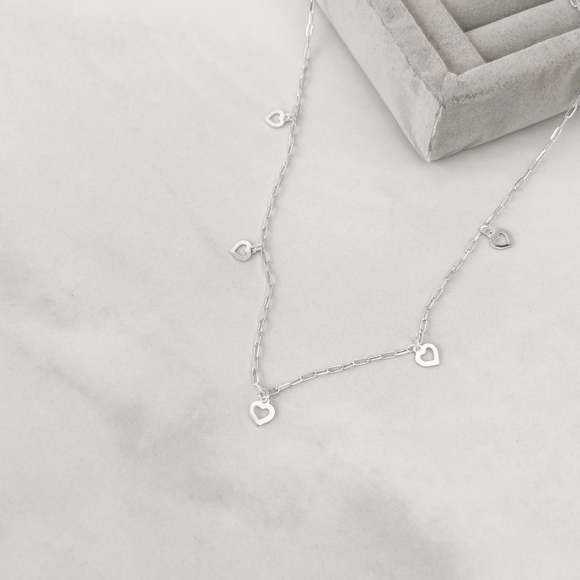 Choker pingentes coração vazado 6mm com alongadora