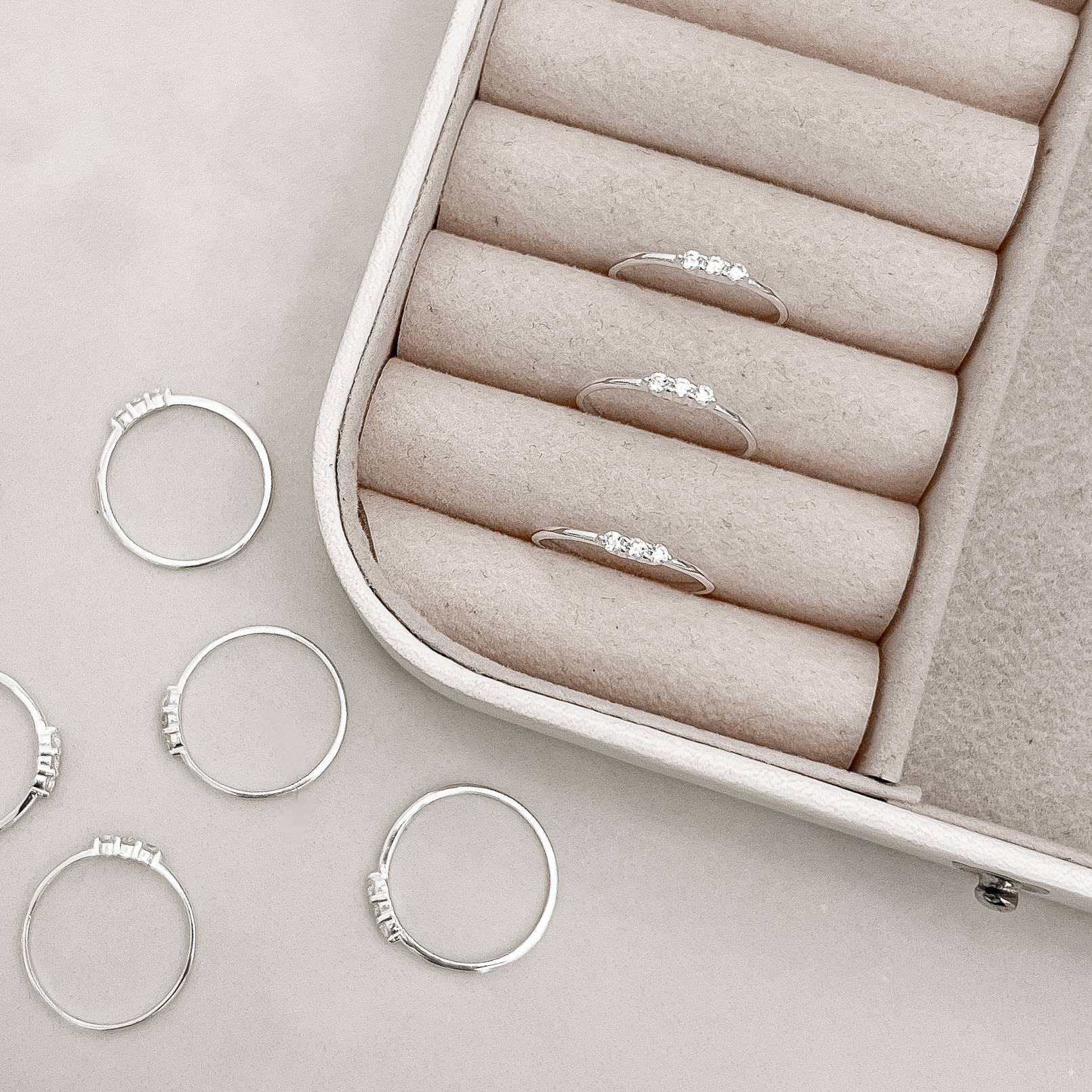 Anel fino 3 zircônias