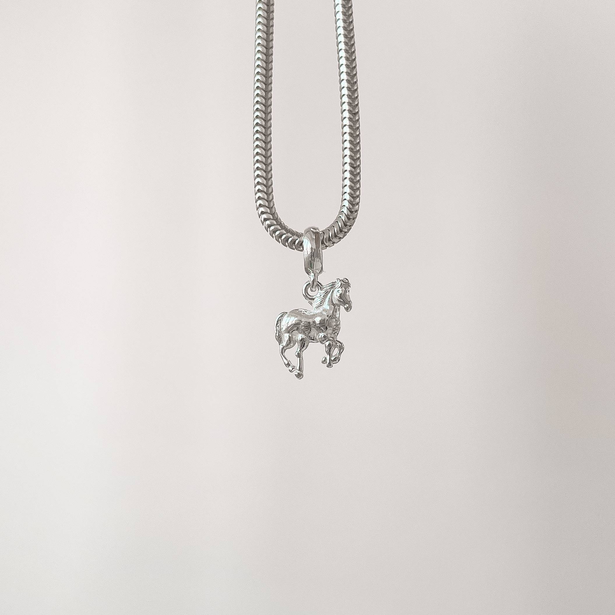 Berloque pingente cavalo 11mm