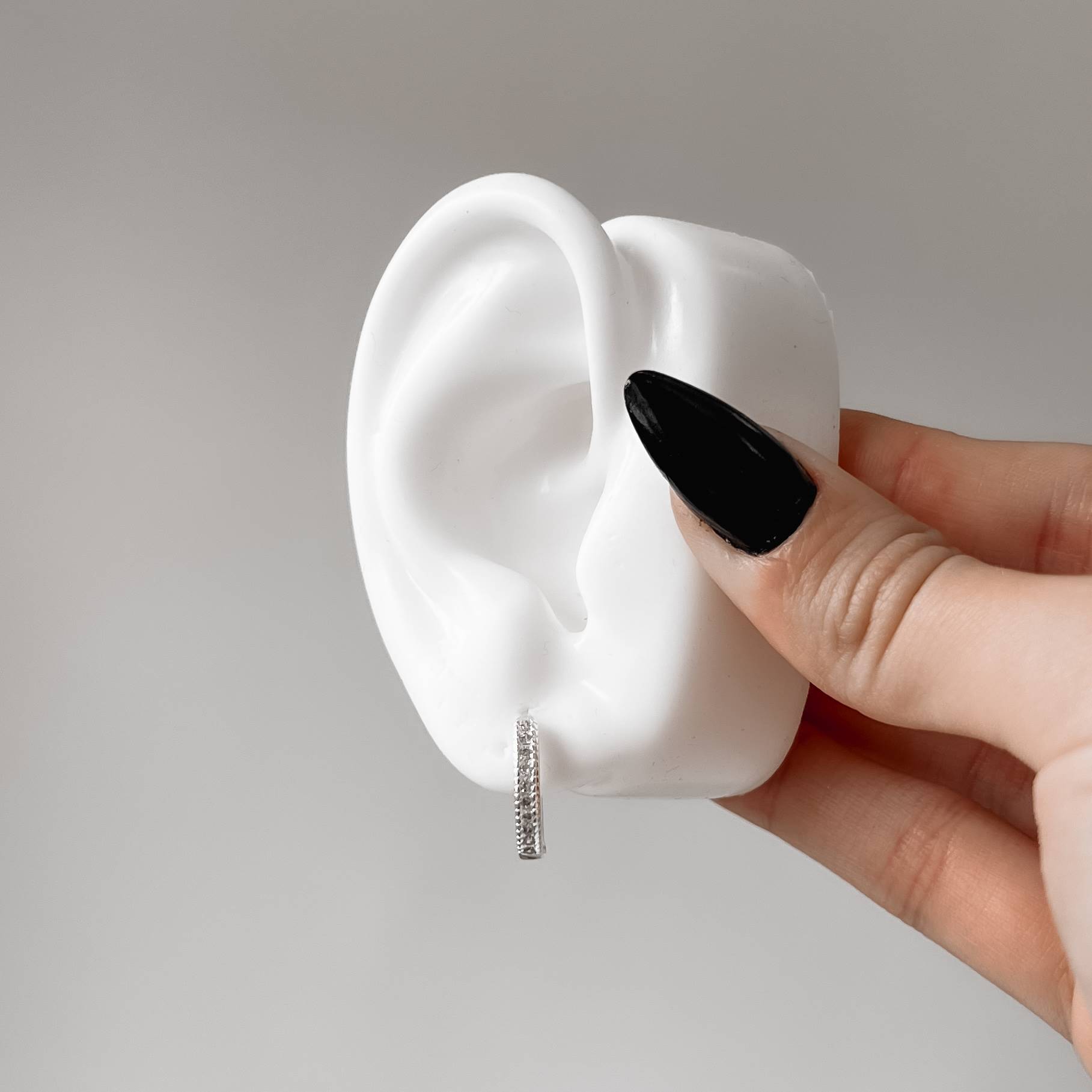 Imagem Secundária Argola redonda click 16mm cravejada