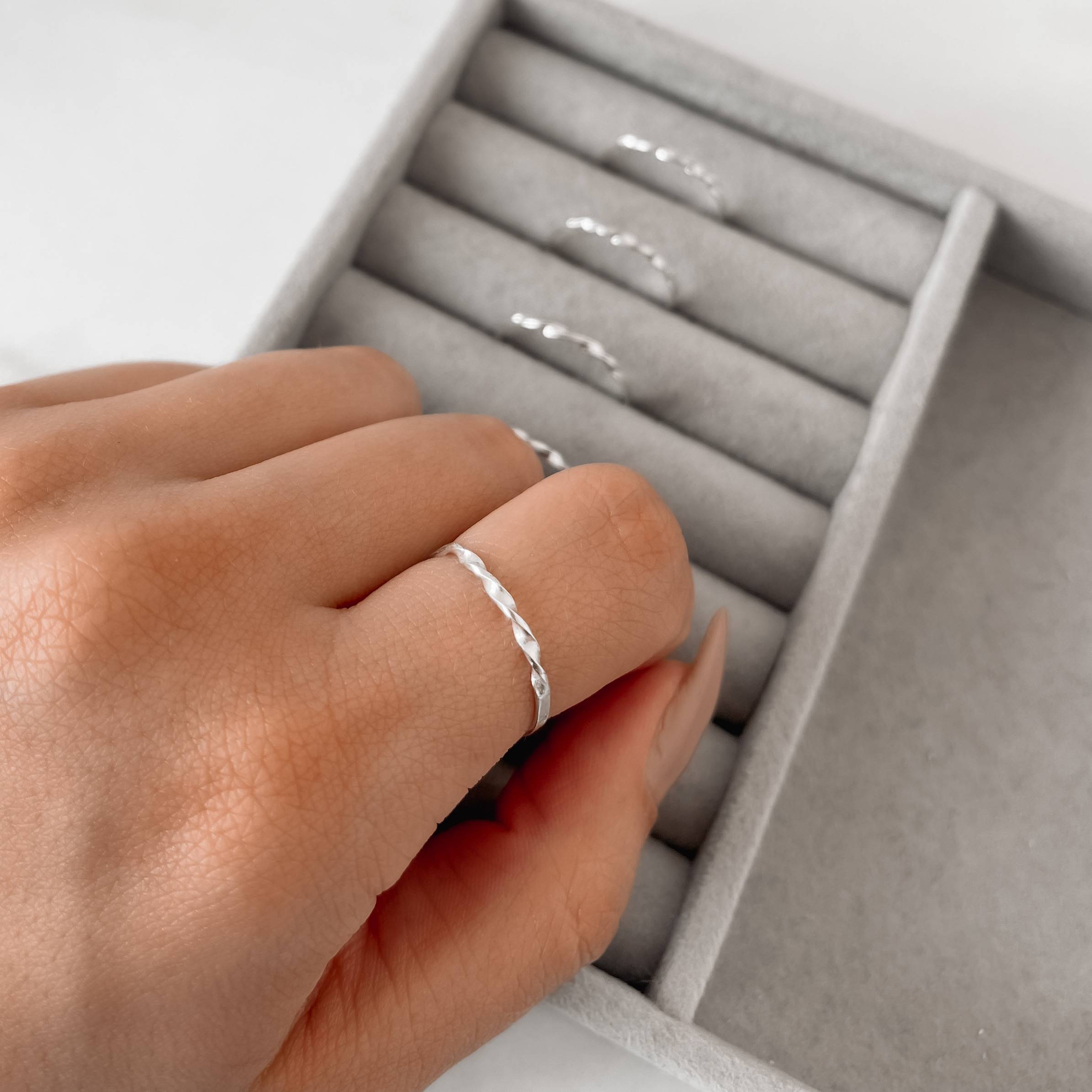 Imagem Anel detalhe torcido fino