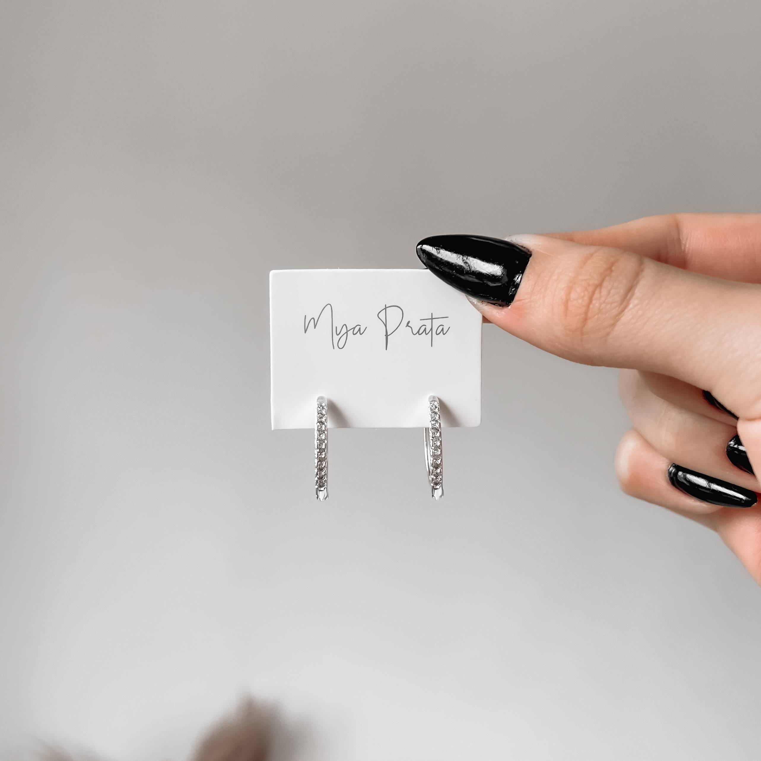 Imagem Secundária Argola click navete cravejado 18mm