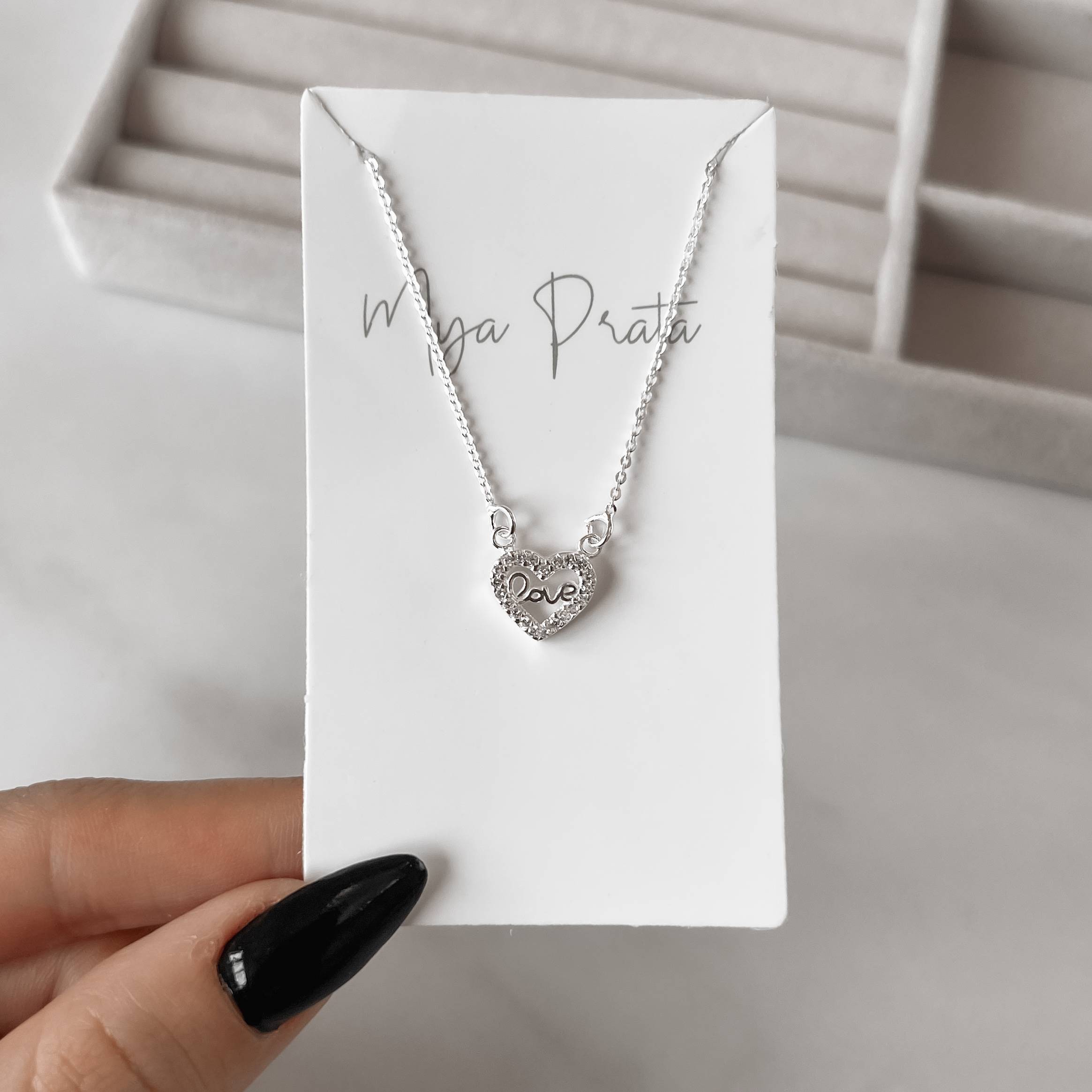 Imagem Colar coração vazado cravejado escrito love 11mm corrente cadeado 40cm com alongadora