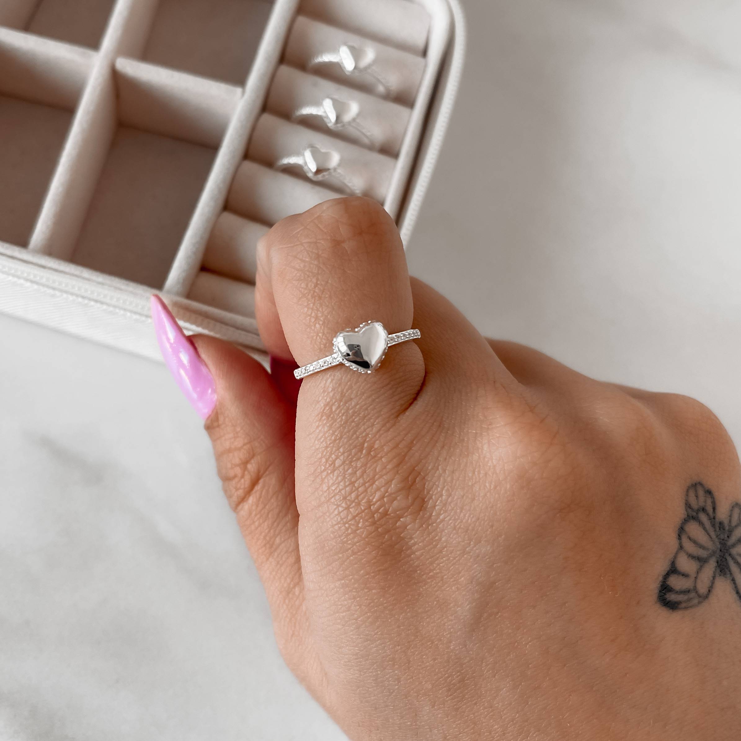 Anel coração com cravejado cristal