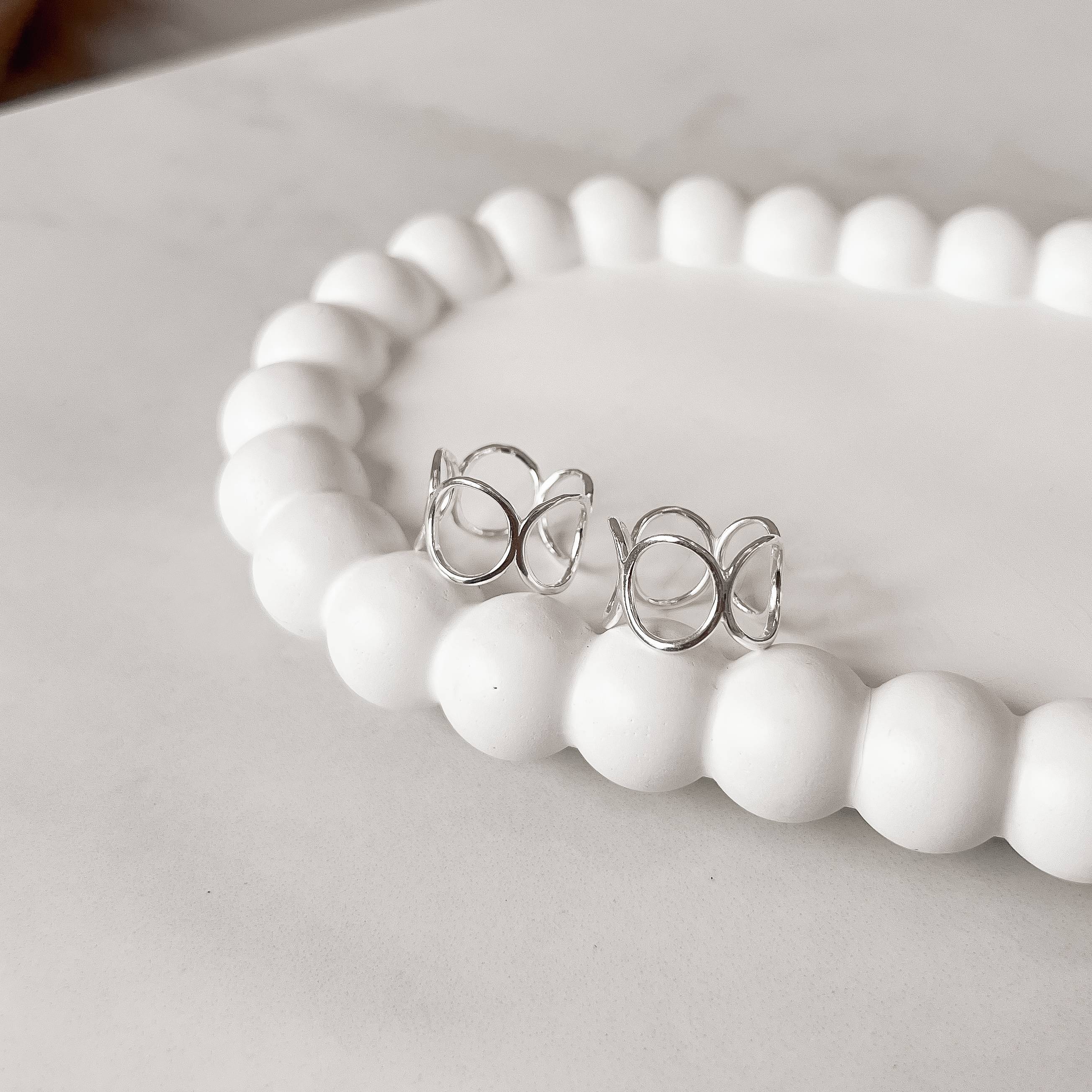 Imagem Secundária Anel largo círculos vazados