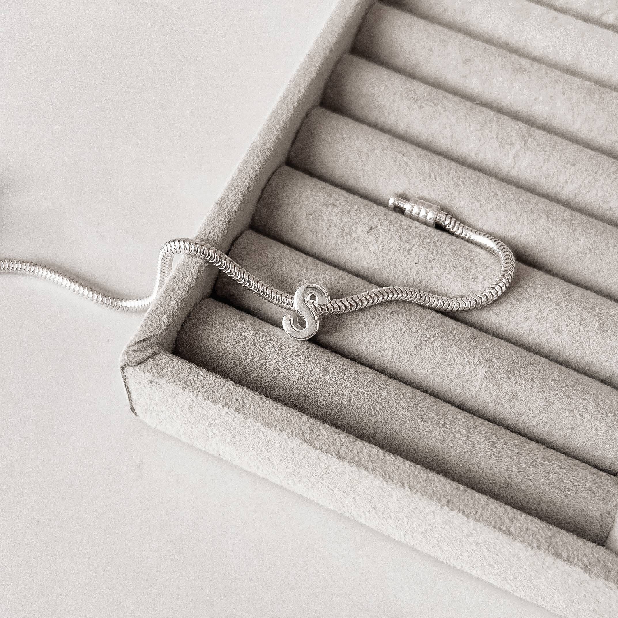 Berloque separador letra S 10mm