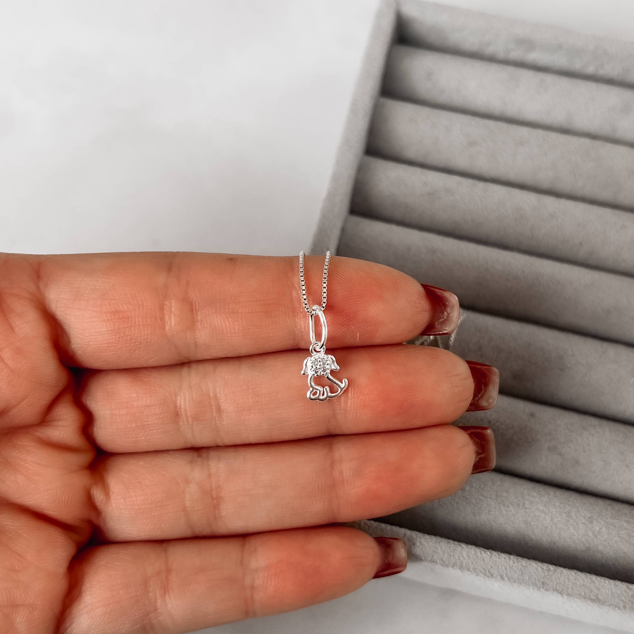 Imagem Colar pingente cachorro vazado com zircônias 7mm 40cm