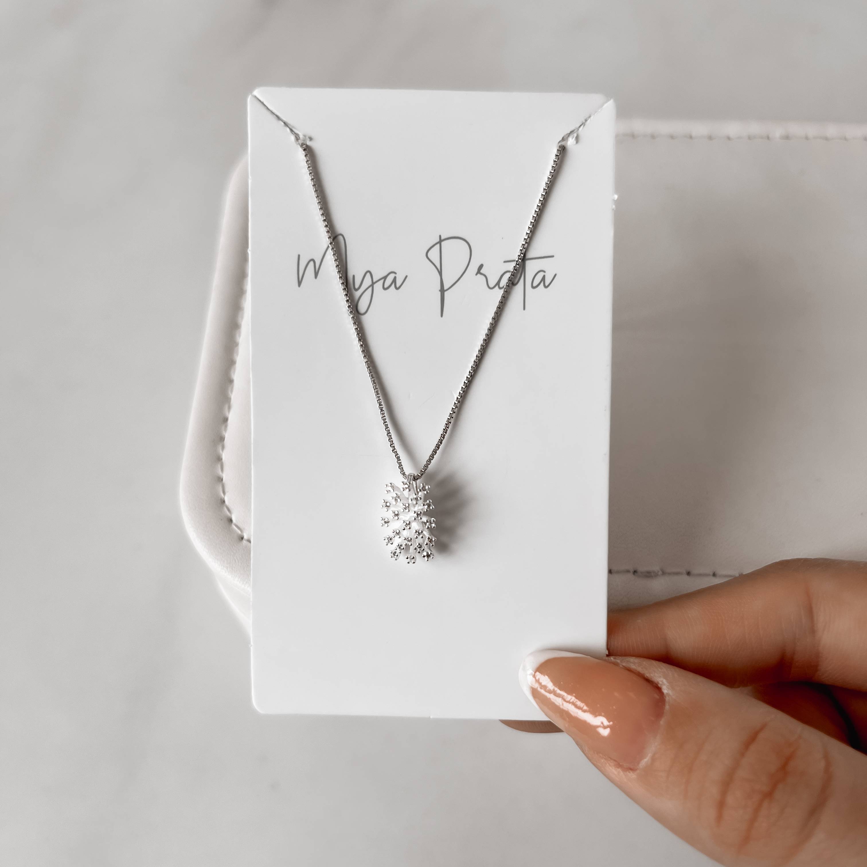 Colar pingente oval com zircônias 12mm 45cm