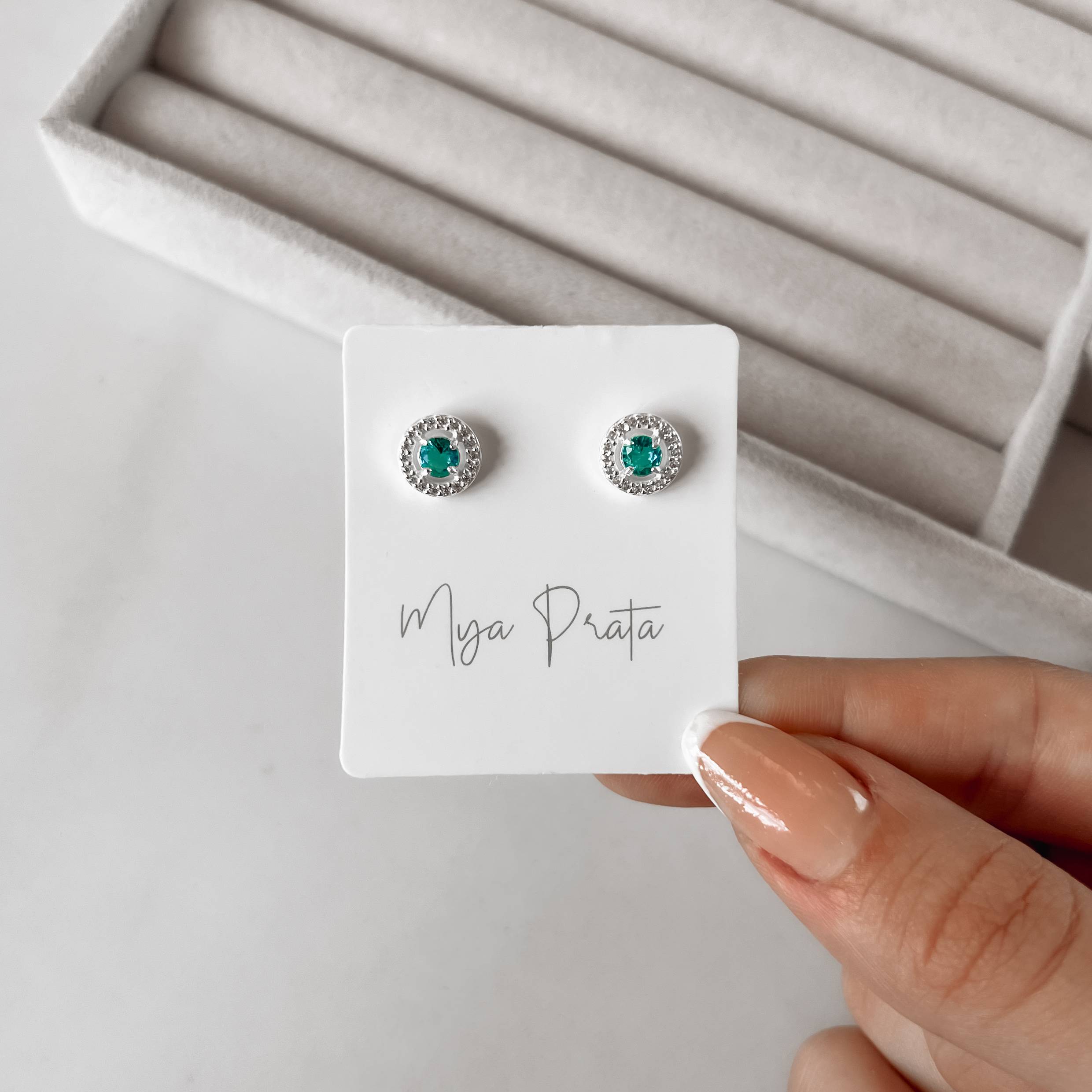 Imagem Brinco zircônia redonda acqua com cravejado 9mm