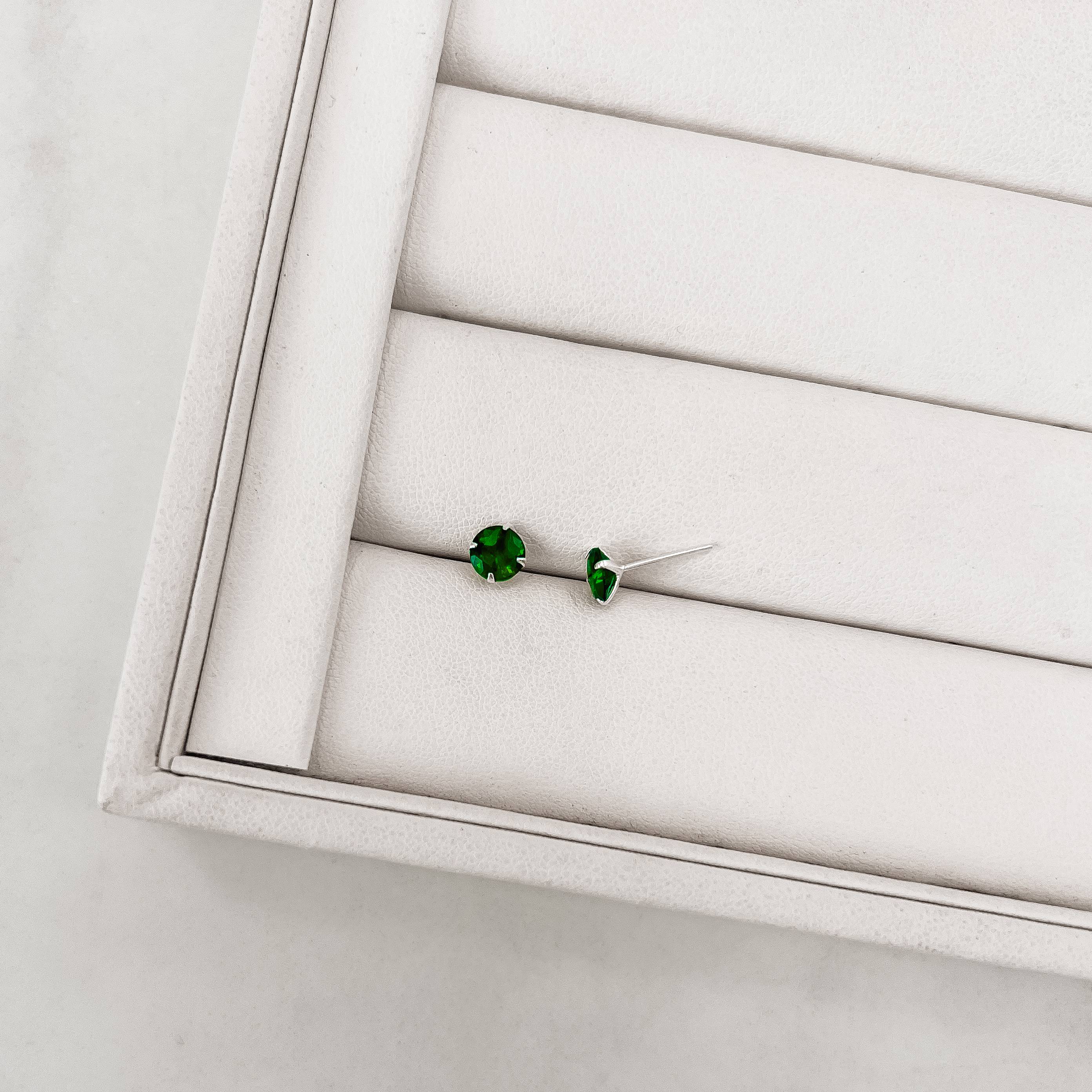 Imagem Secundária Brinco zircônia redonda esmeralda 6mm