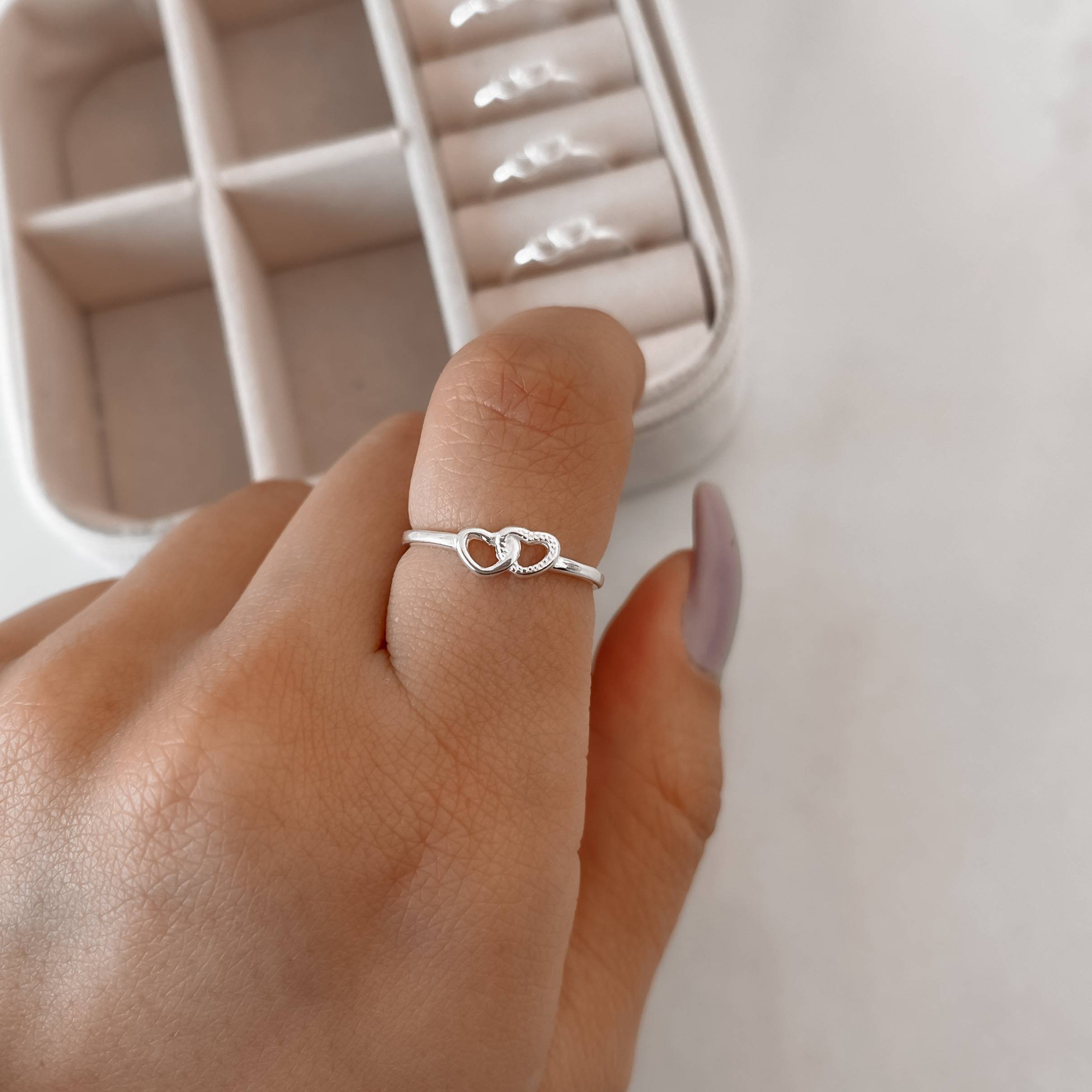 Imagem Anel corações vazados detalhe desenhado