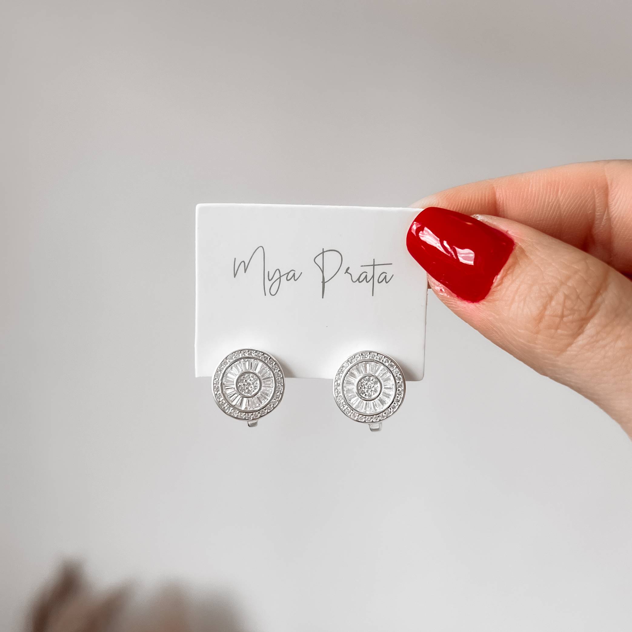 Imagem Argola click 14mm botão cravejado trabalhado