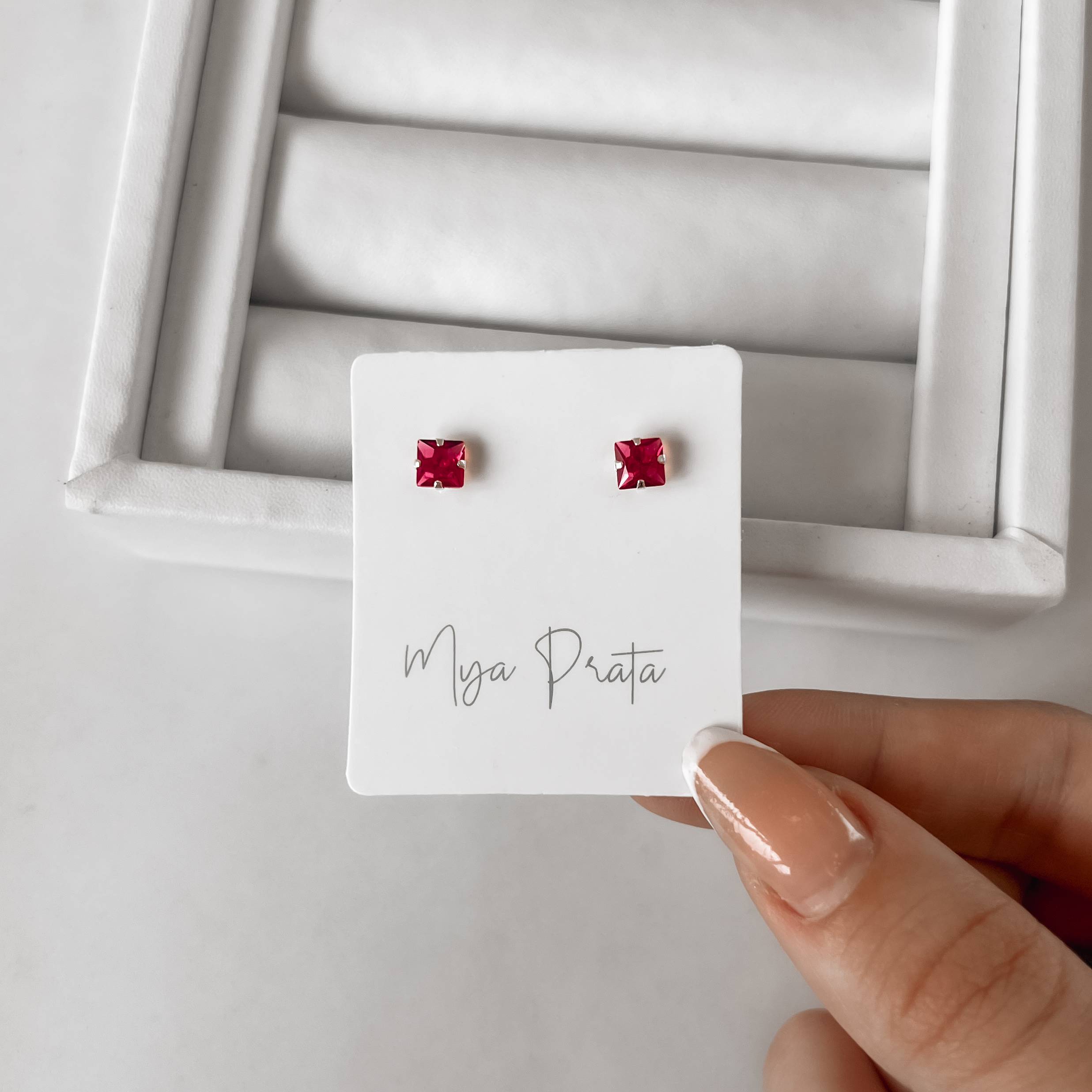 Imagem Brinco zircônia quadrada cereja 5mm