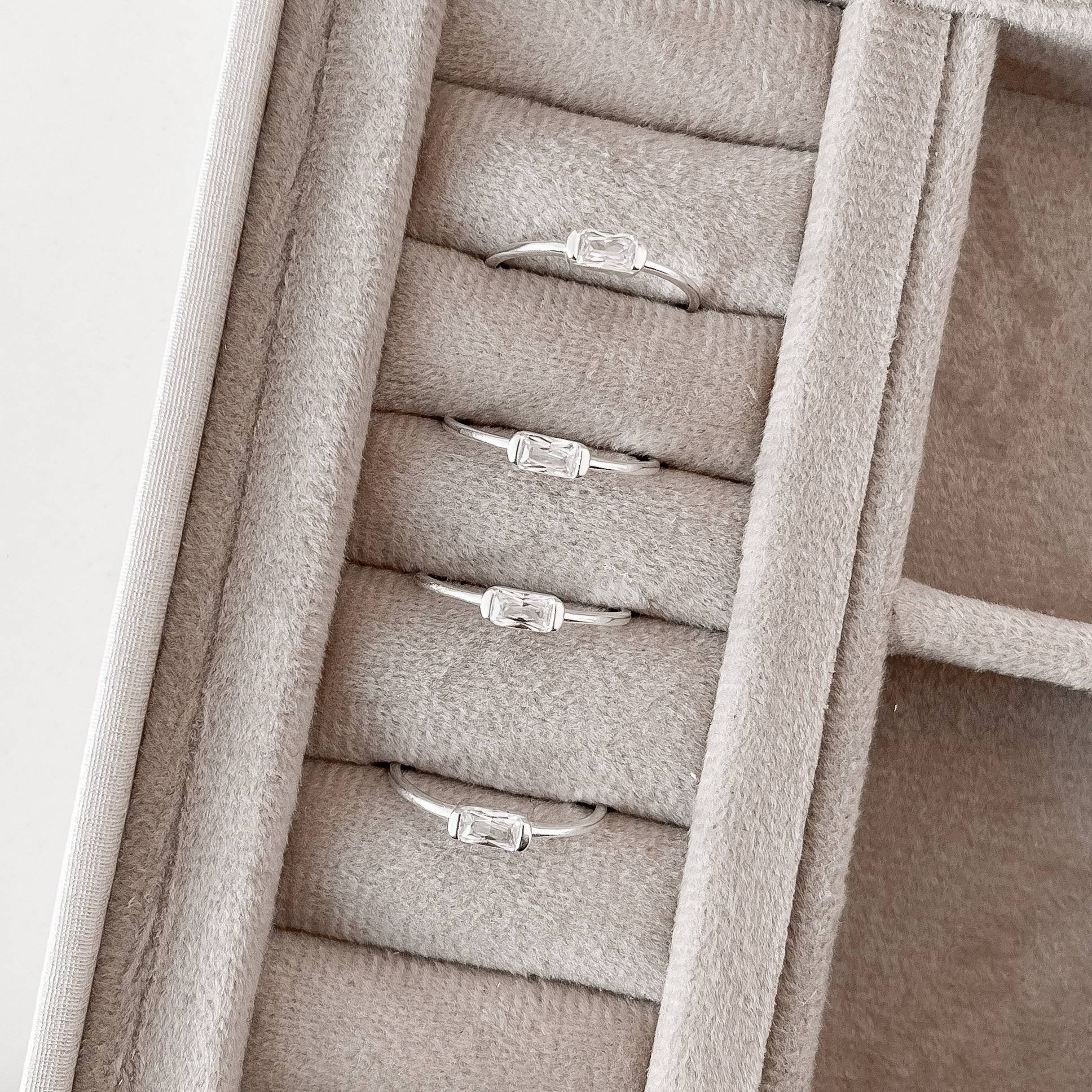 Imagem Anel zircônia retangular