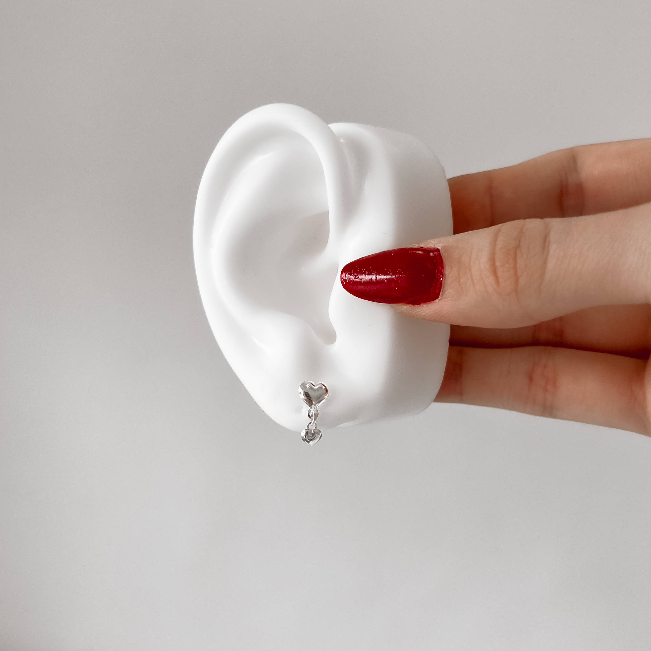 Imagem Brinco coração com pingente coração 4mm