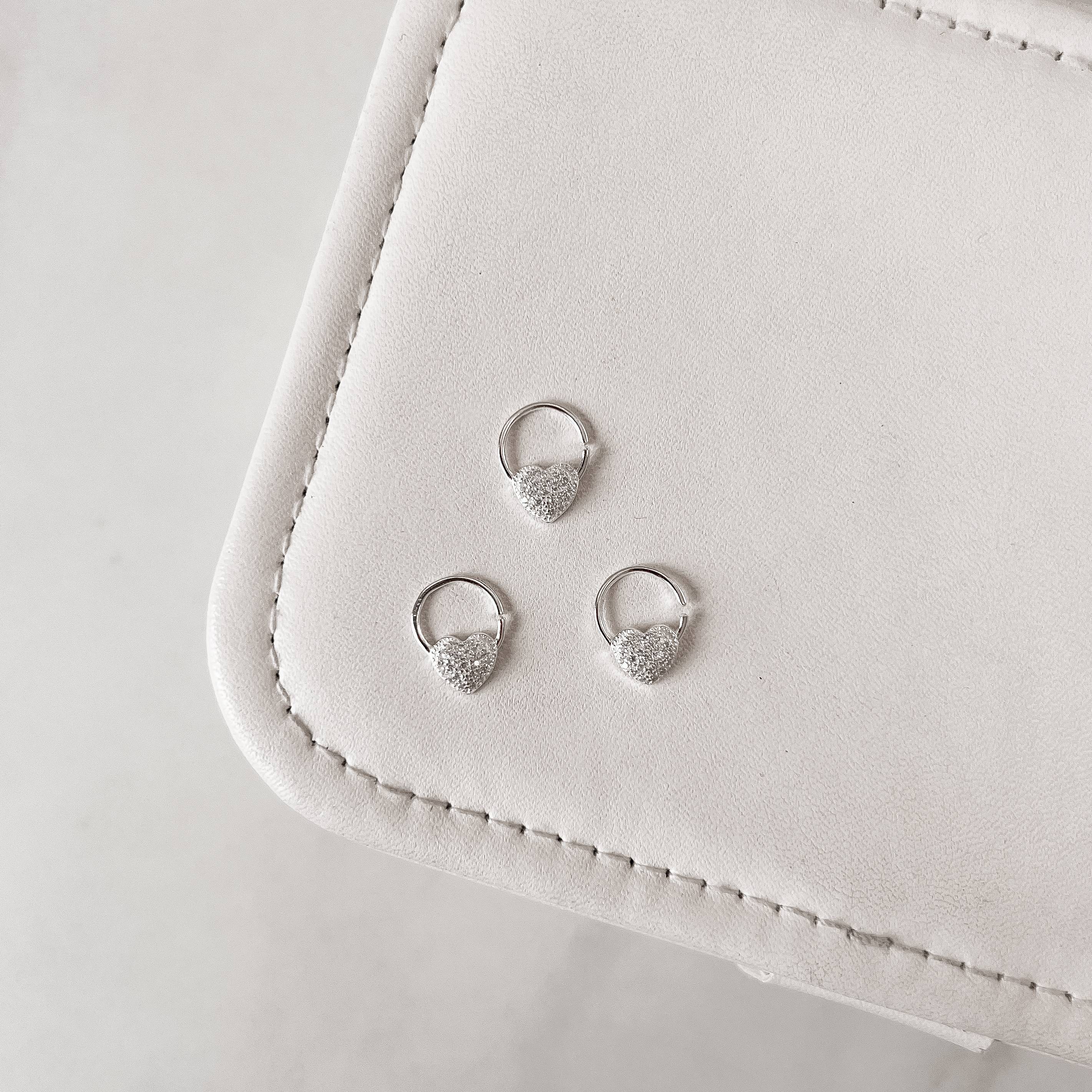 Piercing argola com coração cravejado 10mm