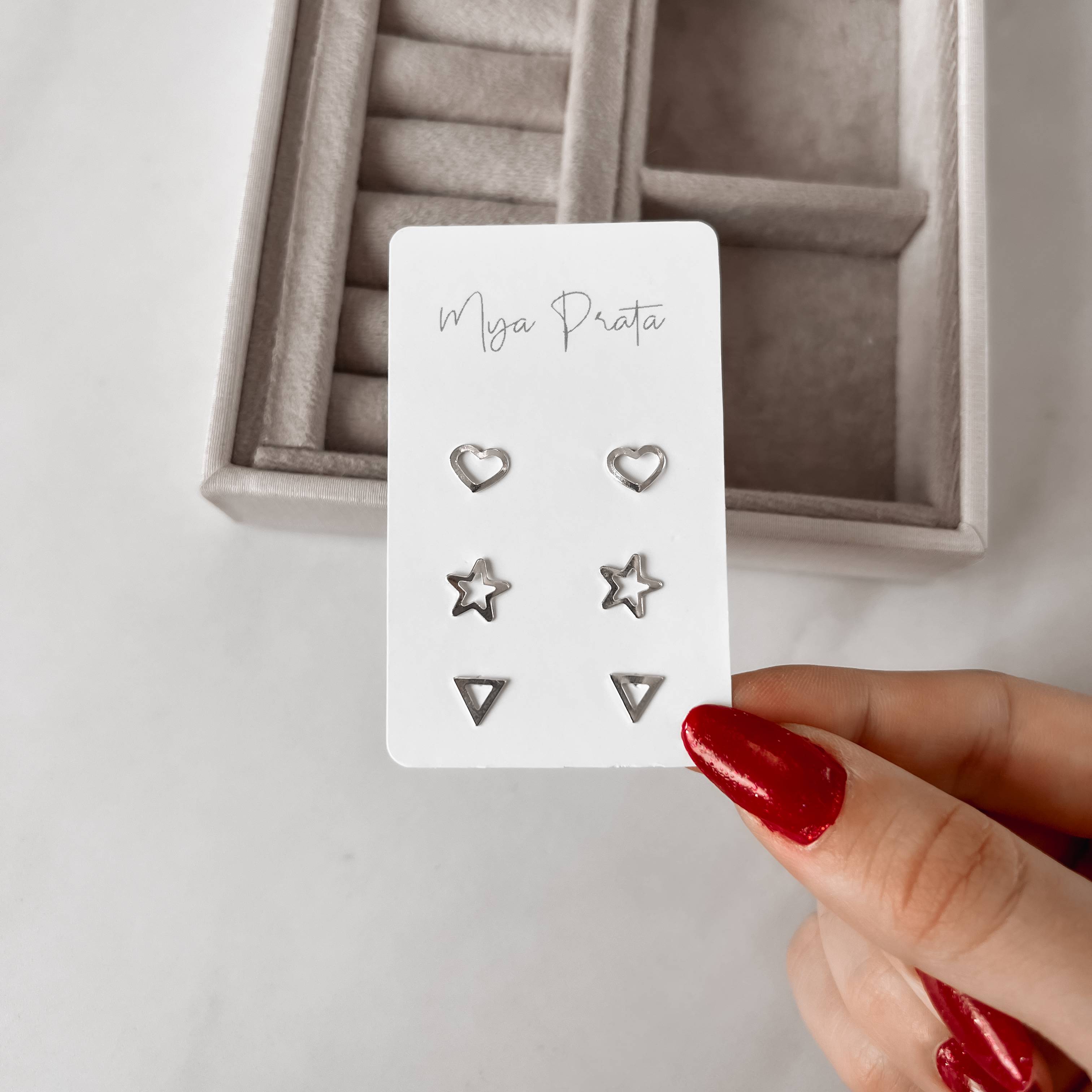 Trio coração, estrela e triângulo vazados