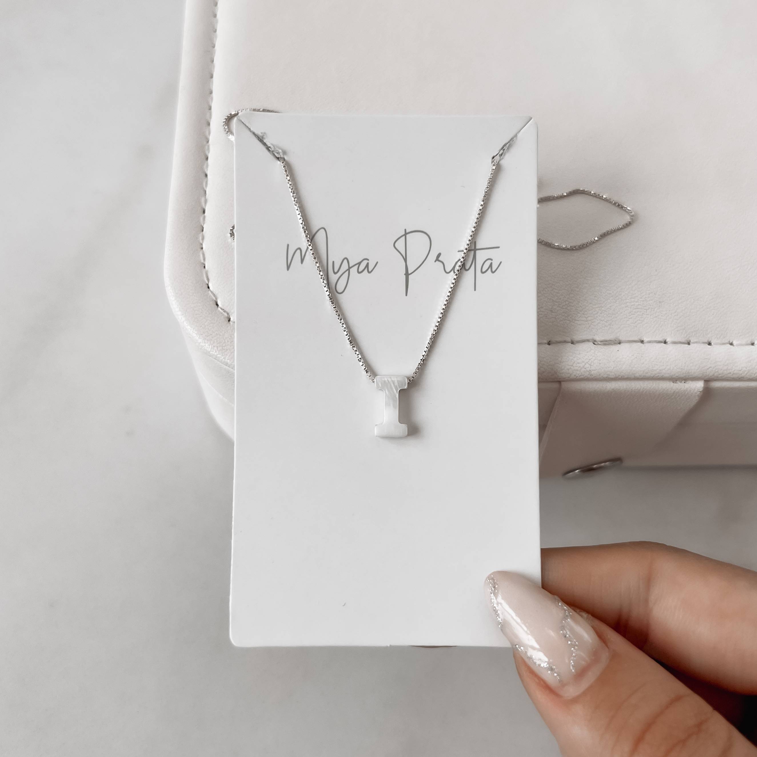 Imagem Secundária Colar madrepérola letra I 45cm