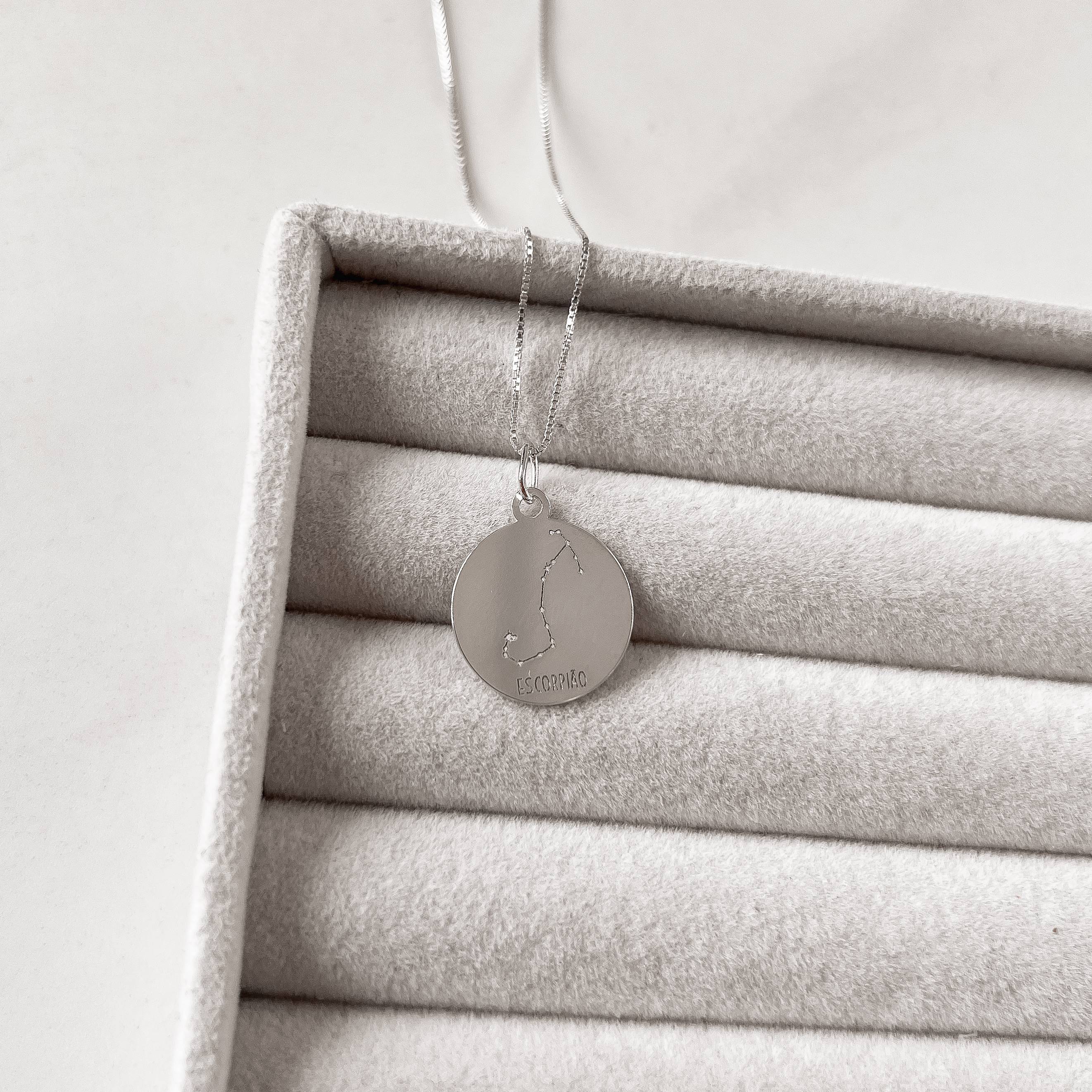 Colar pingente constelação signo escorpião 45cm