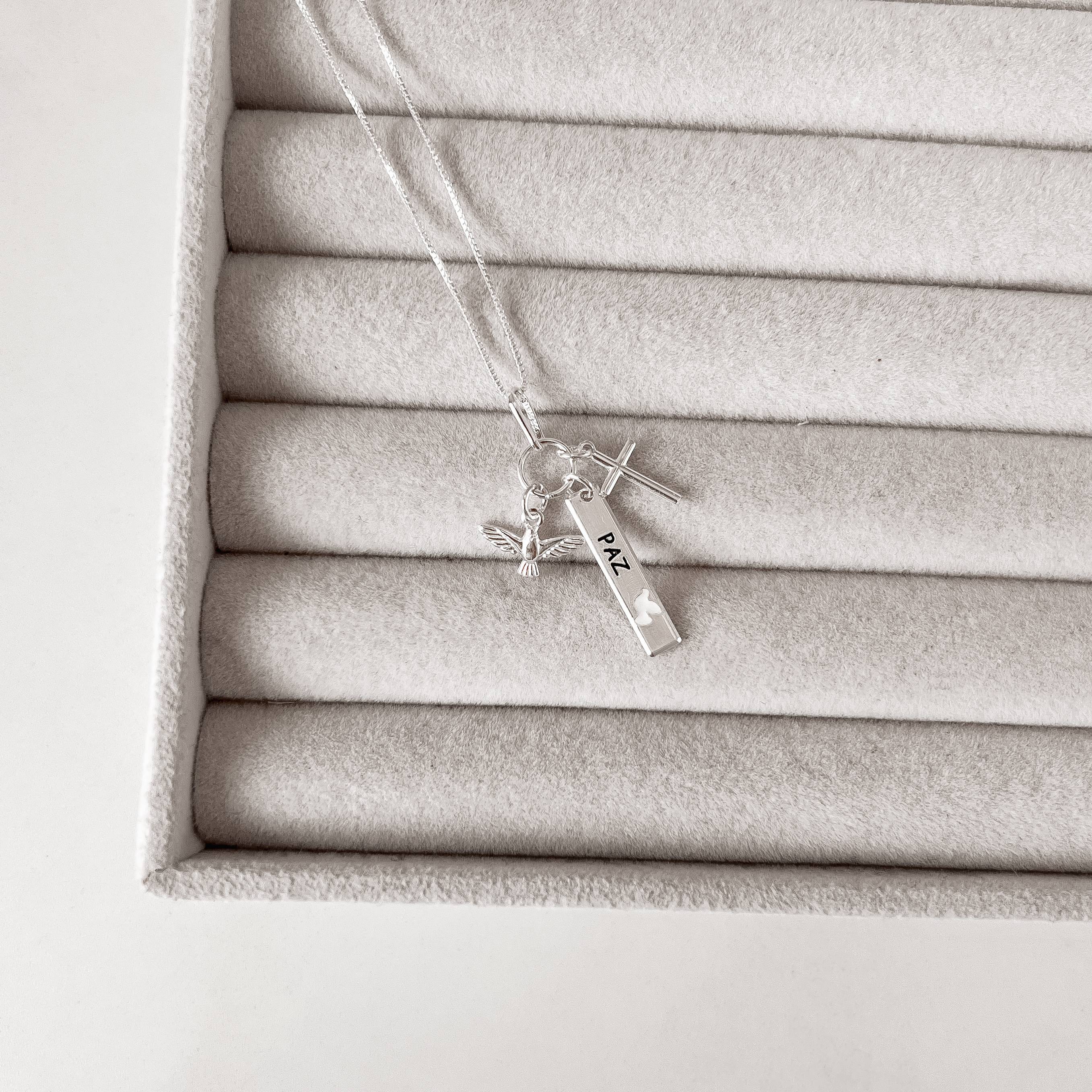 Colar pingente patuá Espírito Santo 45cm