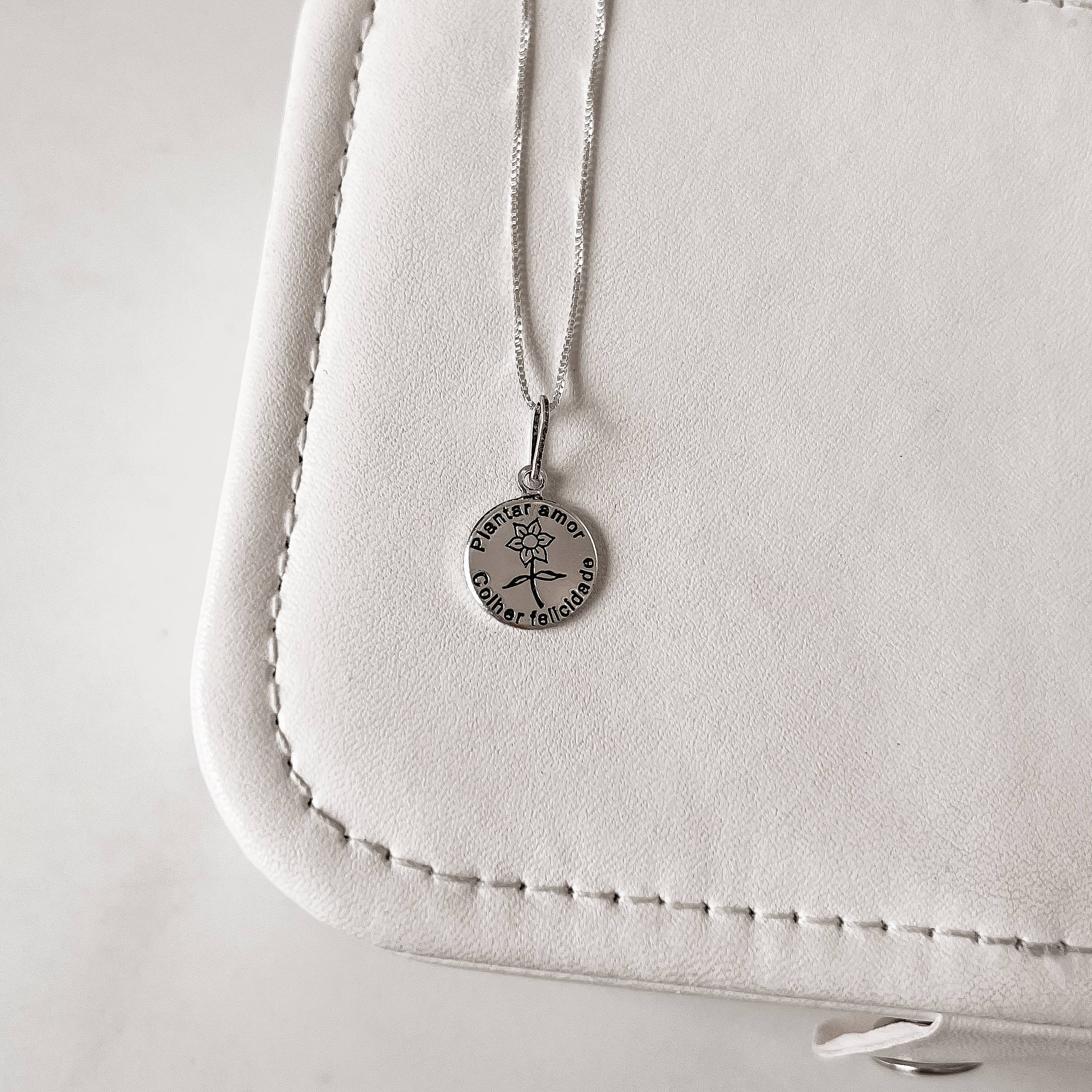 Colar pingente medalha plantar amor, colher felicidade envelhecido 12mm 45cm
