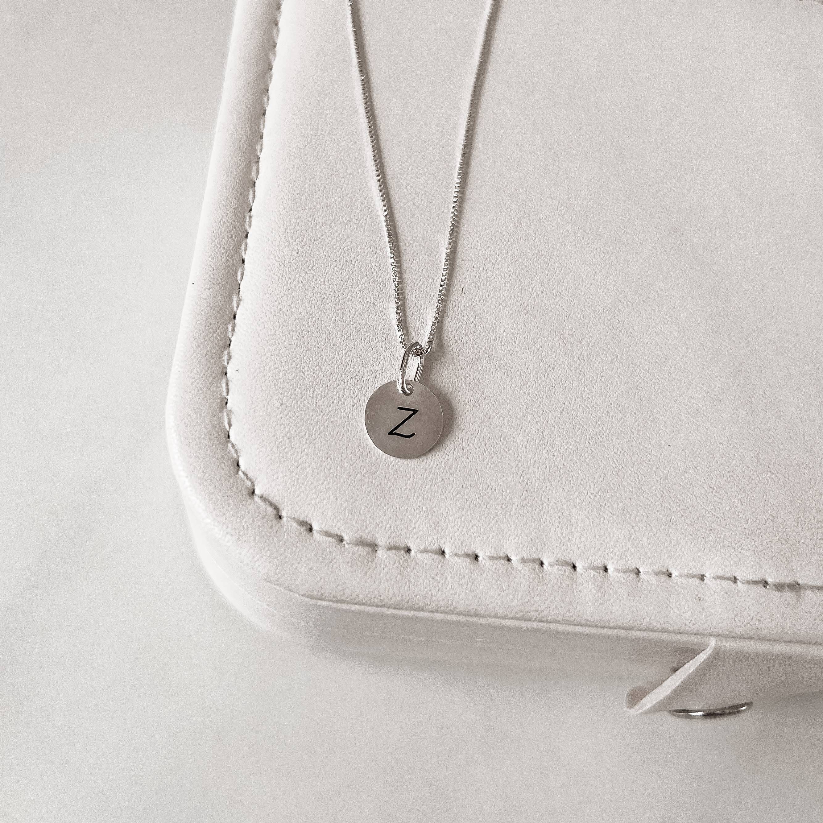 Colar pingente medalha letra Z 10mm 40cm