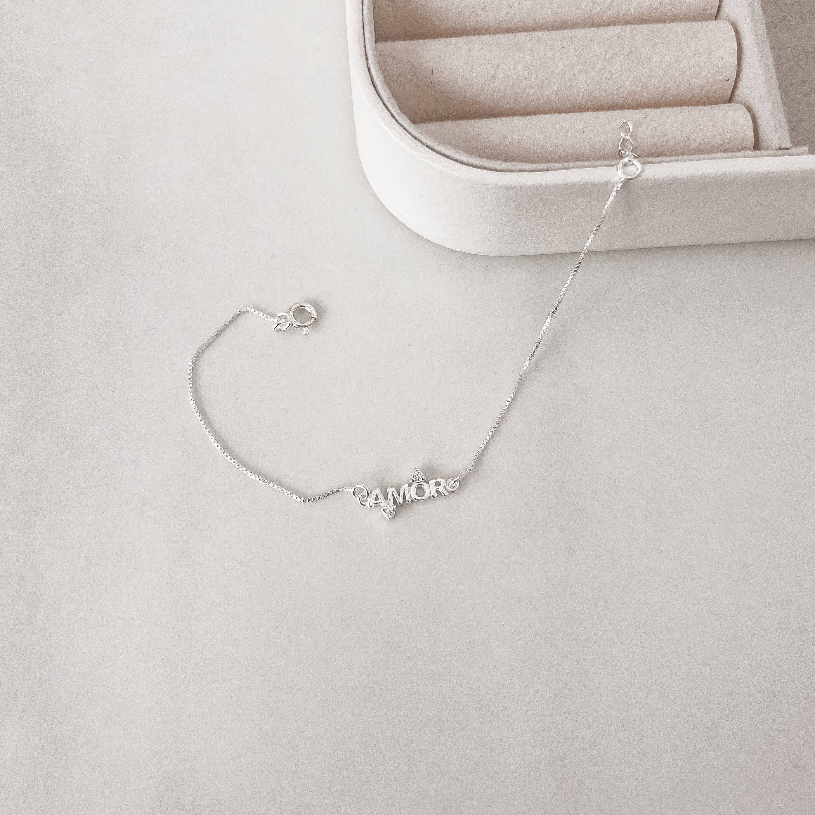 Imagem Secundária Pulseira entremeio amor detalhe zircônias