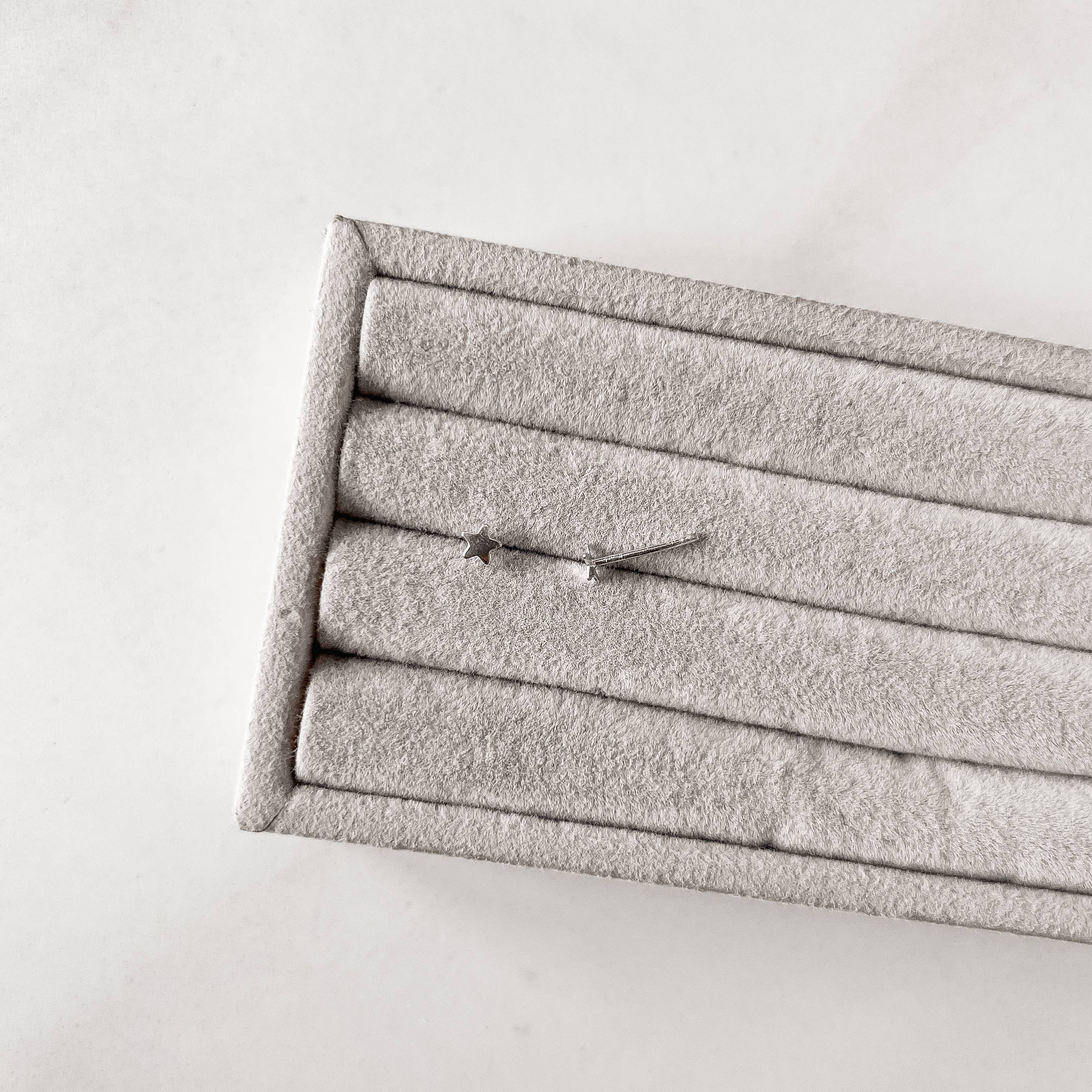 Imagem Secundária Brinco estrela 4mm