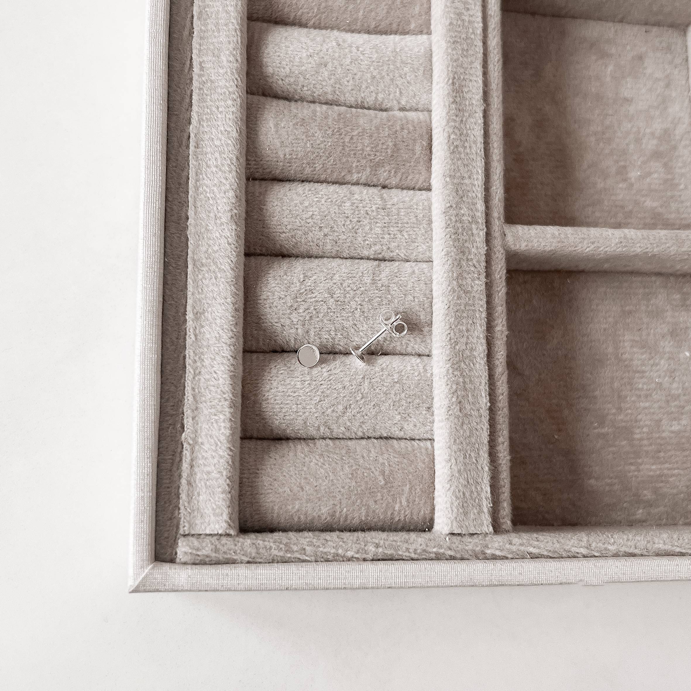 Imagem Brinco círculo liso 4mm