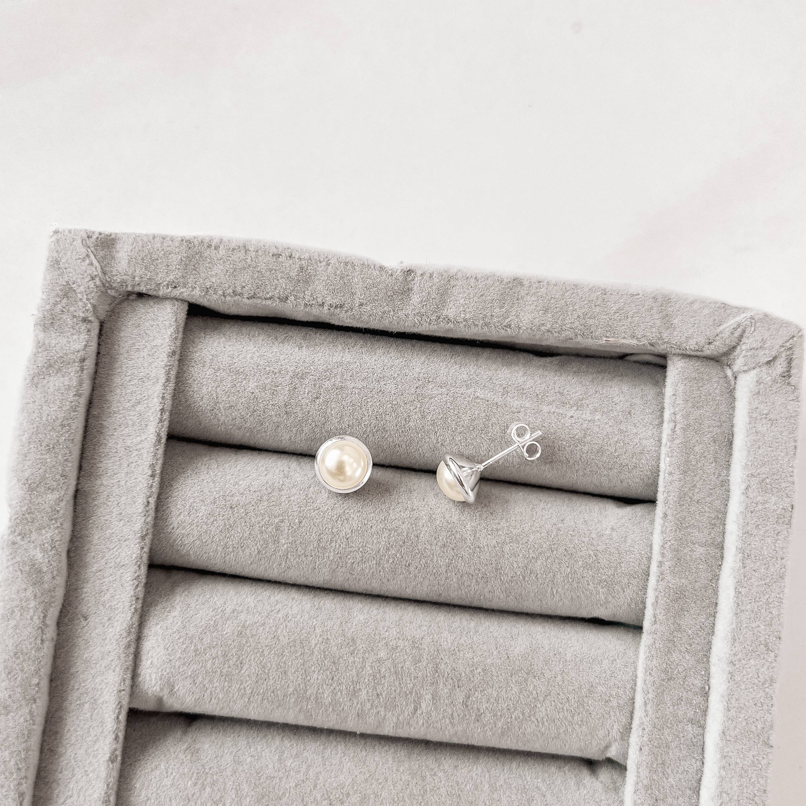 Imagem Brinco meia pérola 8mm