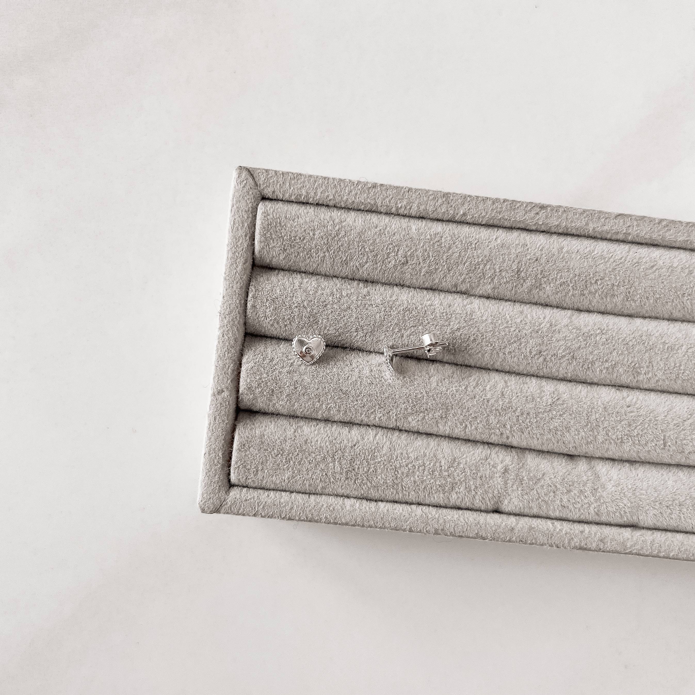 Imagem Brinco coração rendado detalhe zircônia 5mm