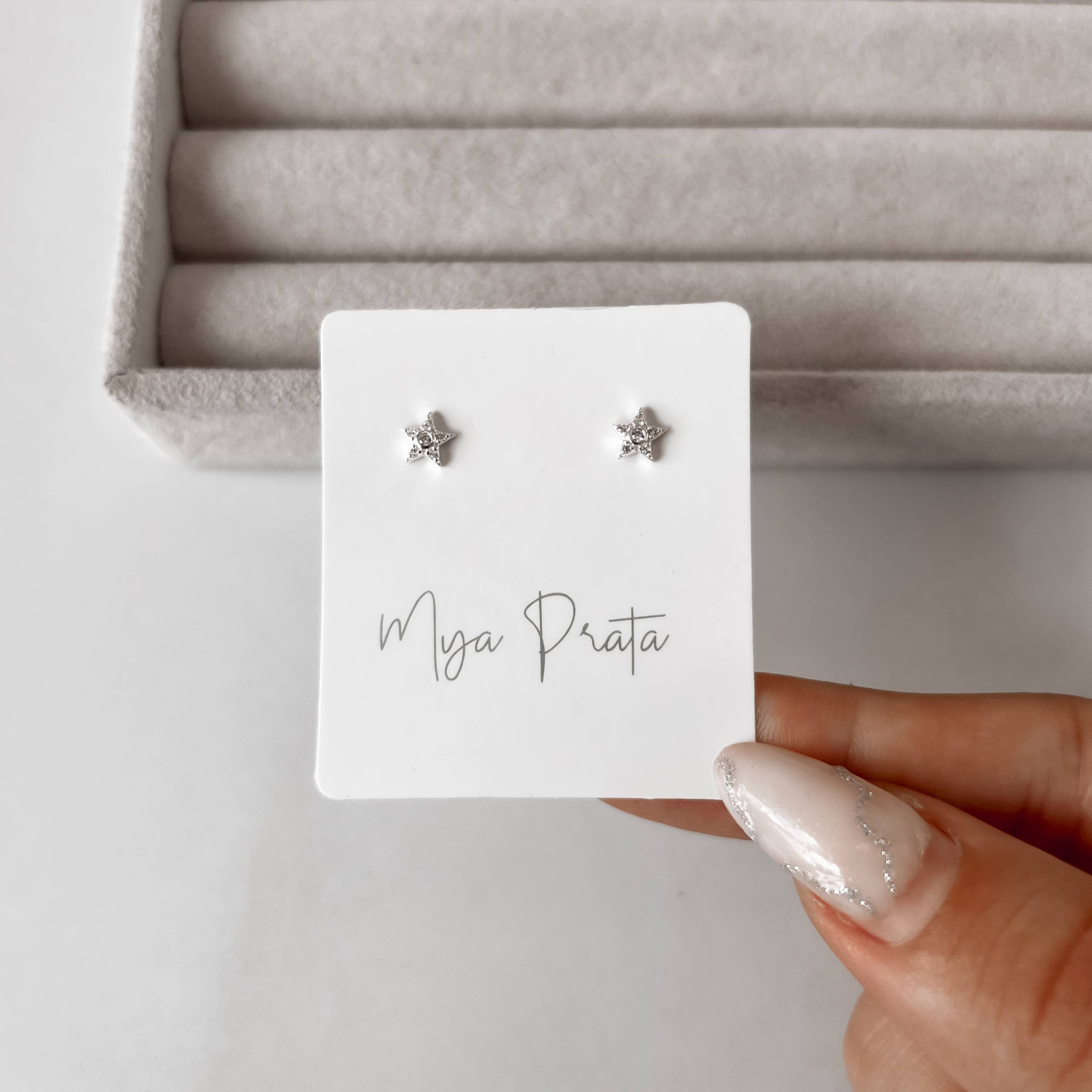 Imagem Secundária Brinco estrela com zircônias 5mm